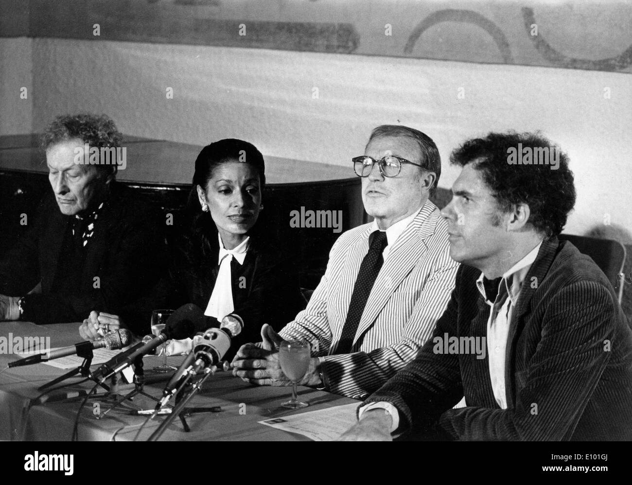 Il gene Kelly, Jean-Louis Barrault, Henry Pillsbury Foto Stock