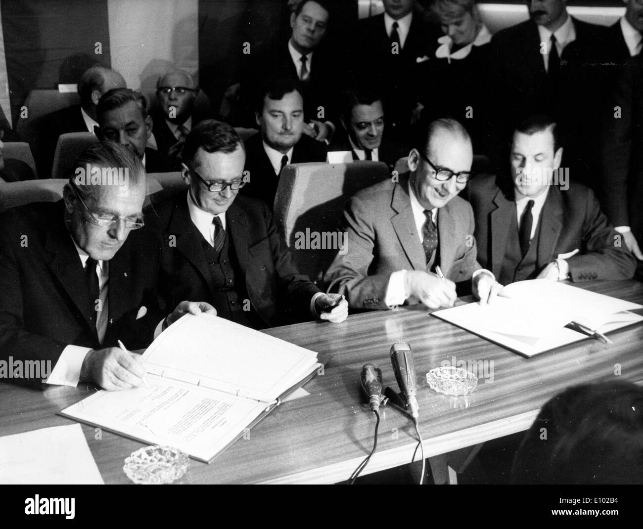 WERNHER Von Braun il tedesco scienziato e ingegnere aerospaziale, spazio architetto, Foto Stock