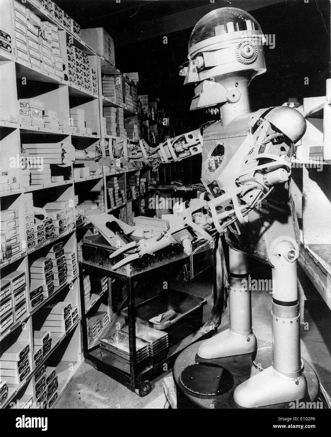 Vecchio deposito di robot. Foto Stock
