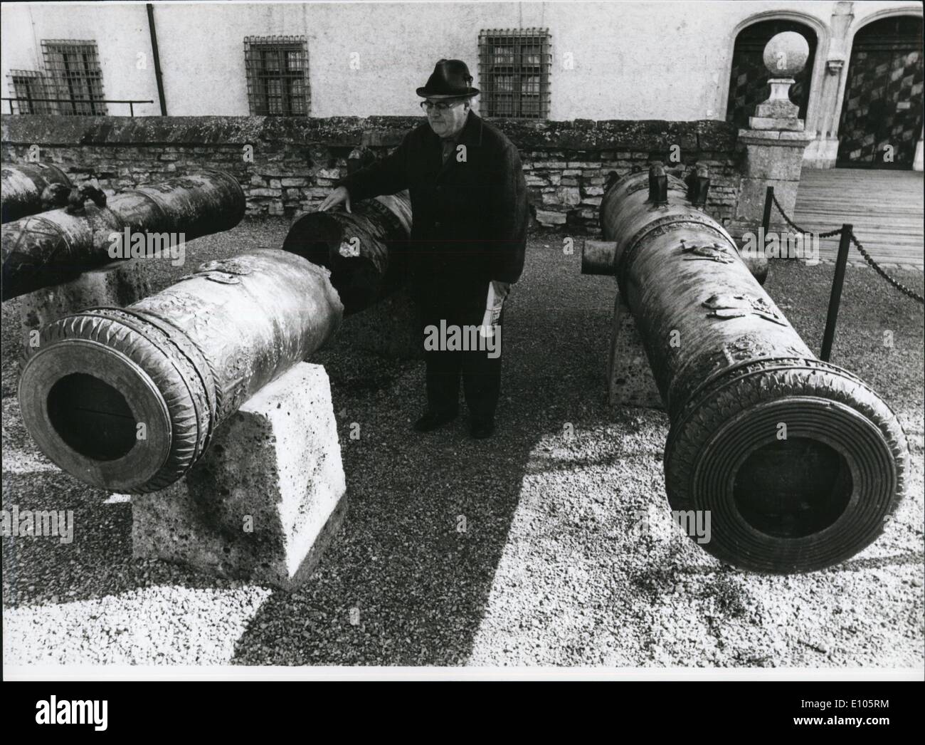 Il 1 gennaio, 1970 - 100 anni Army-Museum bavarese effettivo di tali canoni devono fire salutare perché nell'anno 1979 si tratta di centinaia di anni fa, che l'esercito bavarese - Il Museo è stato fondato. Ma al di fuori di questi giganti tubi non è stato cotto fino a ow e non potrà mai essere sparato in futuro. Anno 1524 costruita dal ben noto ottone - fondatore Sebald Hirschner, che non sono mai venuti in azione. Ma tuttavia essi entrarono in favore: come meglio considerato abbellimento di fronte ''Nuovo Castello'' inn Ingoldstadt/Occidentale-germania, dove l'esercito bavarese - museo si trova da dieci anni. Foto Stock