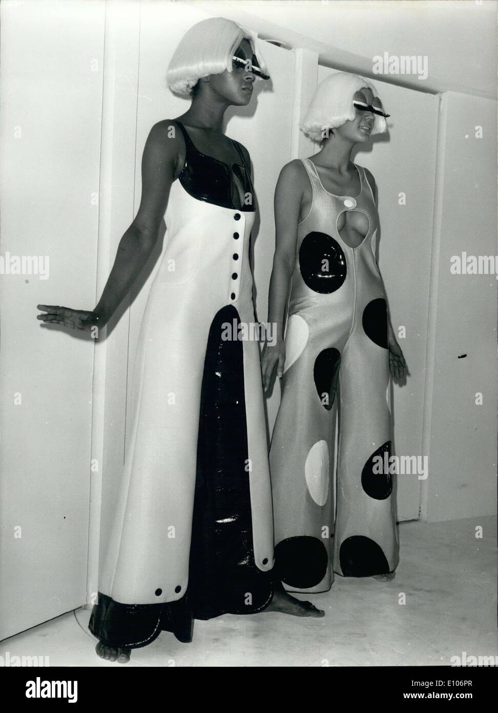 Gen 27, 1970 - Modelli in mode da designer Courrege Foto Stock
