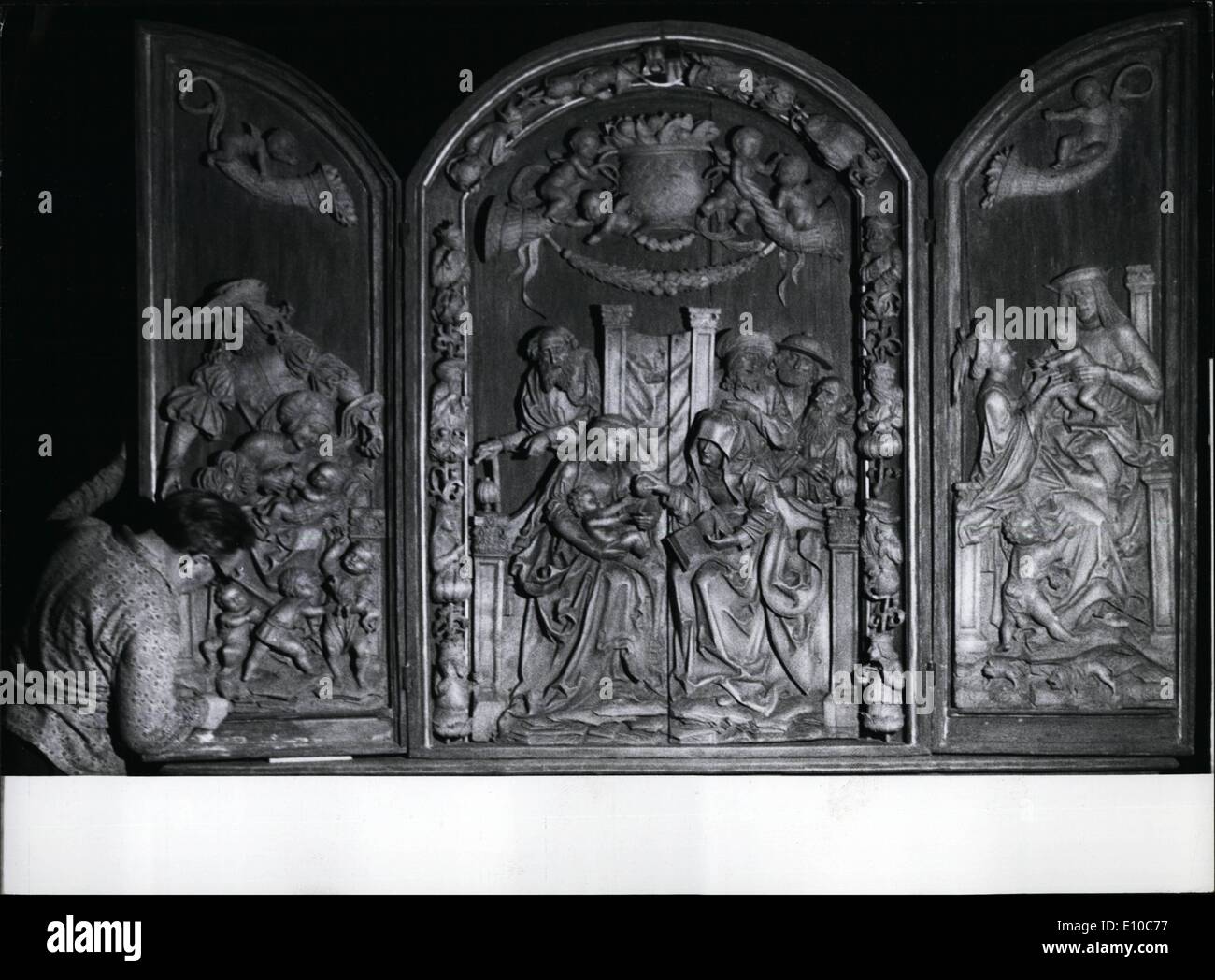 Giugno 06, 1972 - Inaugurazione della mostra ''Bavaria-Art e cultura'' su giugno 9th. La mostra ''Bavaria-Art e cultura'' che sarà aperto il 9 giugno a Monaco di Baviera è un contributo per il programma olimpico. La più grande parte della mostra è dedicata alla bavarese di arte pittorica, aggiunto musica, letteratura, teatro e per una piccola parte di scienza e tecnologia. Complessivamente 2500 vengono esposti oggetti di cui 100 oggetti sono stati presi in prestito dalla tedesca di importanti musei europei e da chiese, monasteri, castello e anche da collezioni private Foto Stock