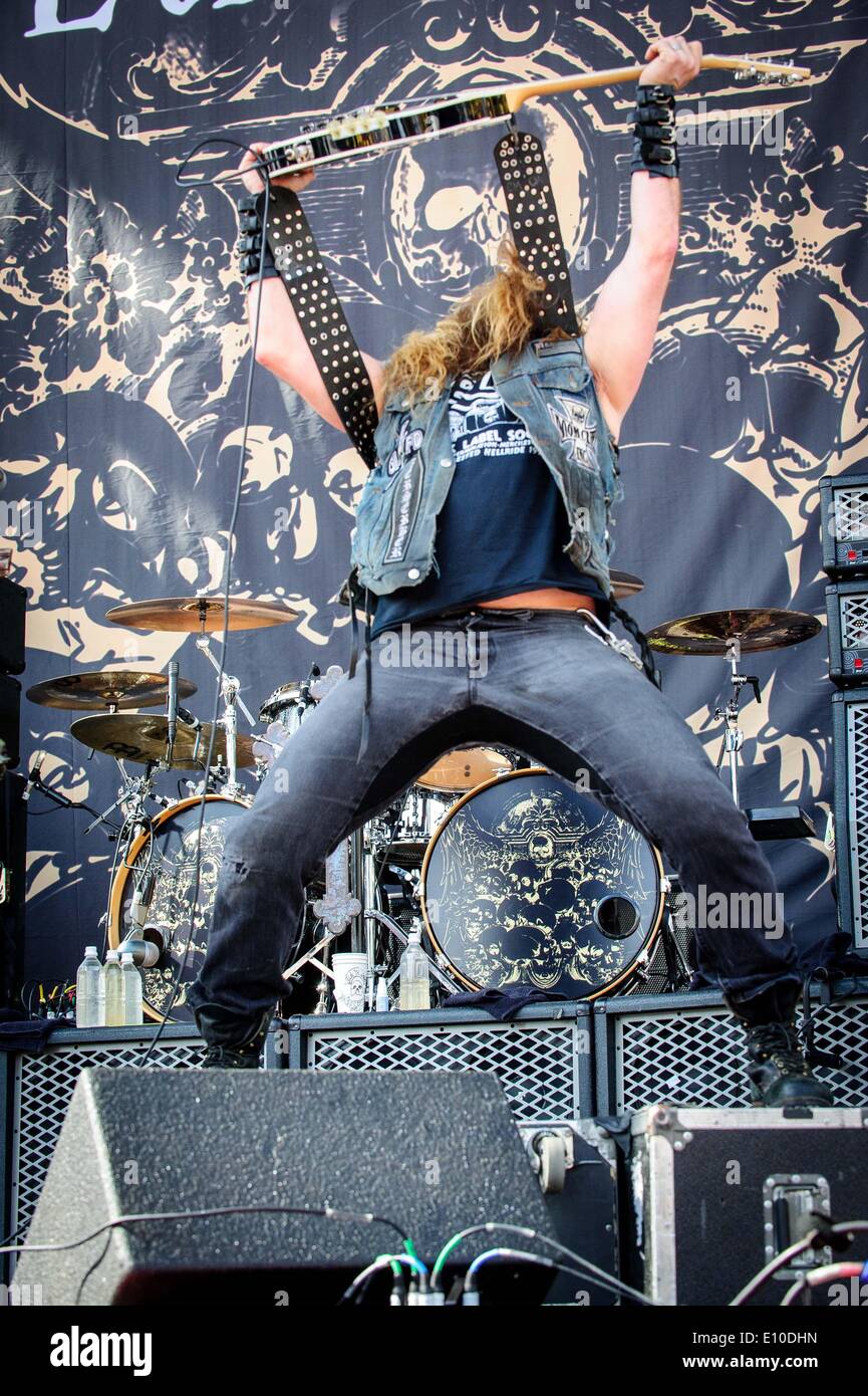 Columbus, Ohio, Stati Uniti d'America. 16 Maggio, 2014. Metallo pesante bandon 'Black Label Society" sul palco di rock sulla gamma festival in Columbus, Ohio. I membri della band: ZAKK WYLDE, JOHN DESERVIO, JEFF FABB, DARIO LORINA © Igor Vidyashev/ZUMAPRESS.com/Alamy Live News Foto Stock