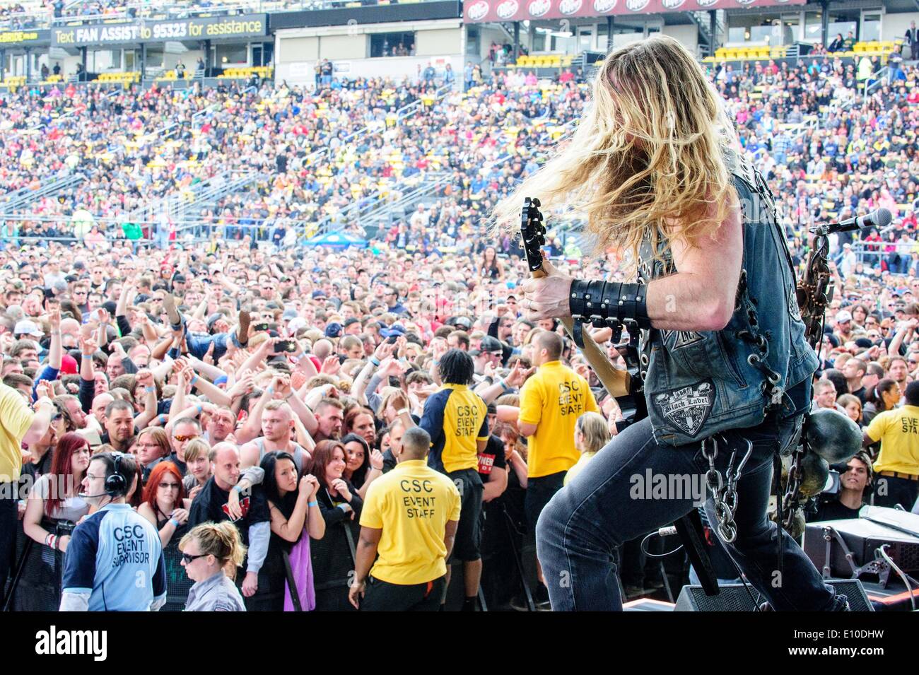 Columbus, Ohio, Stati Uniti d'America. 16 Maggio, 2014. Metallo pesante bandon 'Black Label Society" sul palco di rock sulla gamma festival in Columbus, Ohio. I membri della band: ZAKK WYLDE, JOHN DESERVIO, JEFF FABB, DARIO LORINA © Igor Vidyashev/ZUMAPRESS.com/Alamy Live News Foto Stock