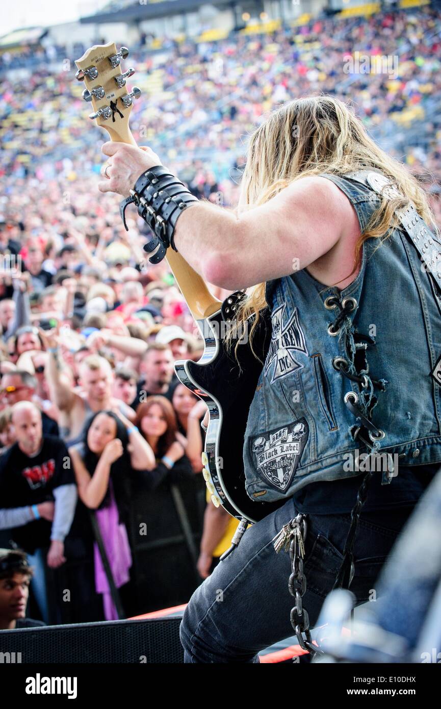 Columbus, Ohio, Stati Uniti d'America. 16 Maggio, 2014. Metallo pesante bandon 'Black Label Society" sul palco di rock sulla gamma festival in Columbus, Ohio. I membri della band: ZAKK WYLDE, JOHN DESERVIO, JEFF FABB, DARIO LORINA © Igor Vidyashev/ZUMAPRESS.com/Alamy Live News Foto Stock