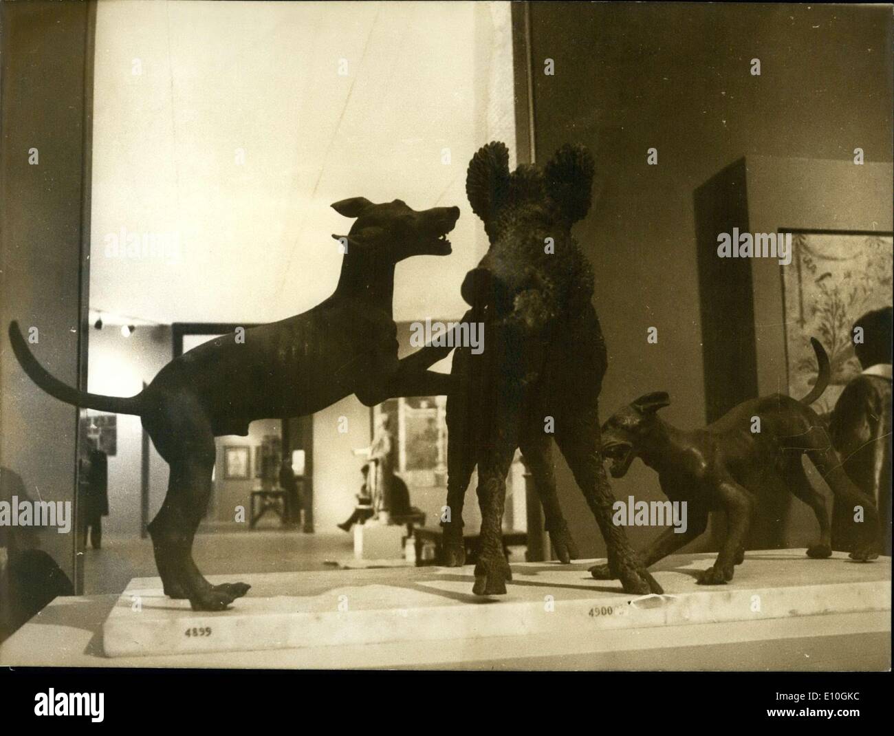 Gen 12, 1973 - Arte scultura del cane e cinghiale a Parigi presentano Foto Stock