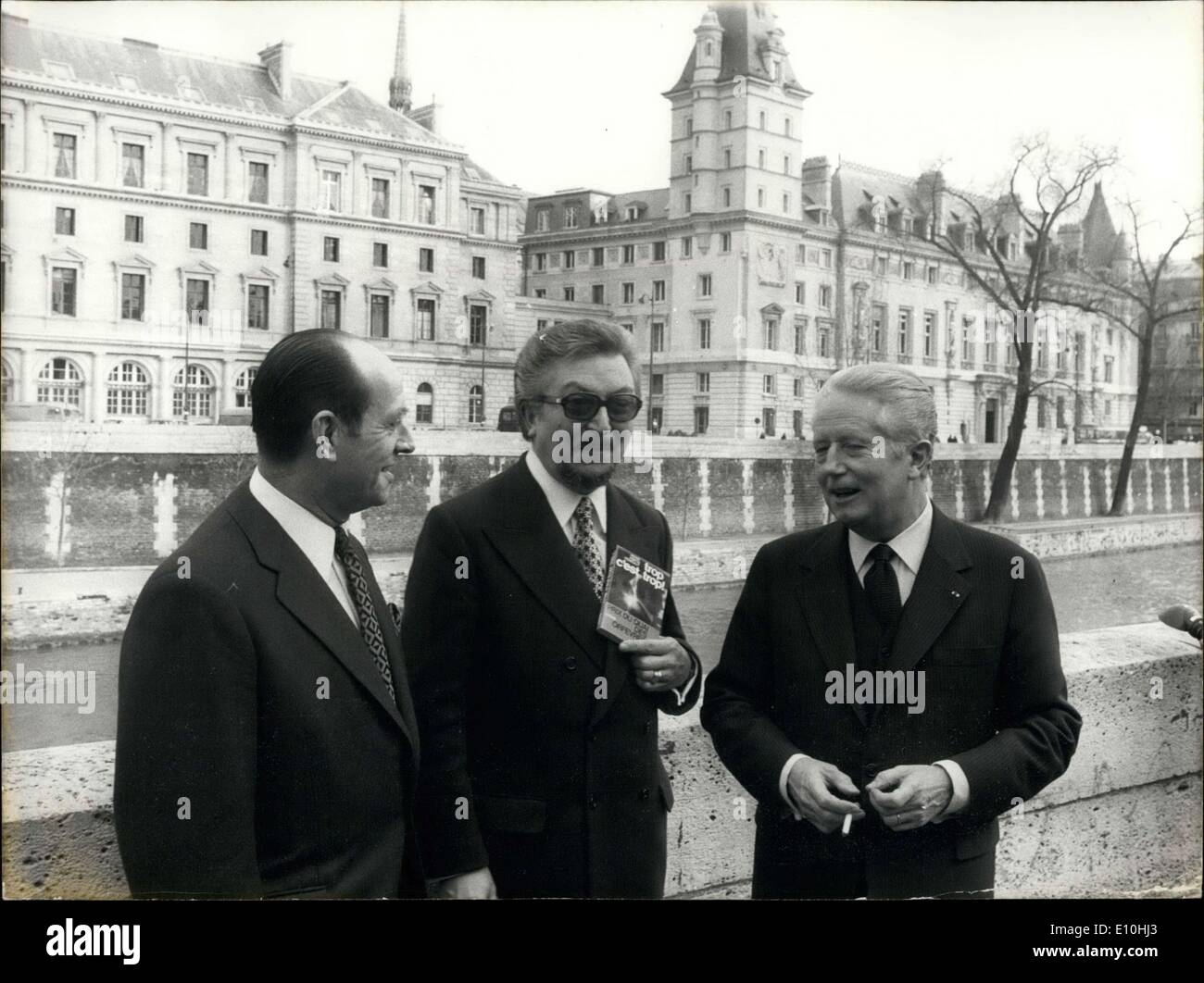 Dic. 05, 1972 - Il Quai des Orfevres premio è stato dato a Pierre-Martin Perreaut per il suo romanzo ''troppo è troppo''. Egli è il ventiquattresimo vincitore del premio che è stato creato e reso popolare sotto la spinta di Jacques Catineau, sotto il cognome di ''Goncourt del lavoro di polizia romanzi" Foto Stock