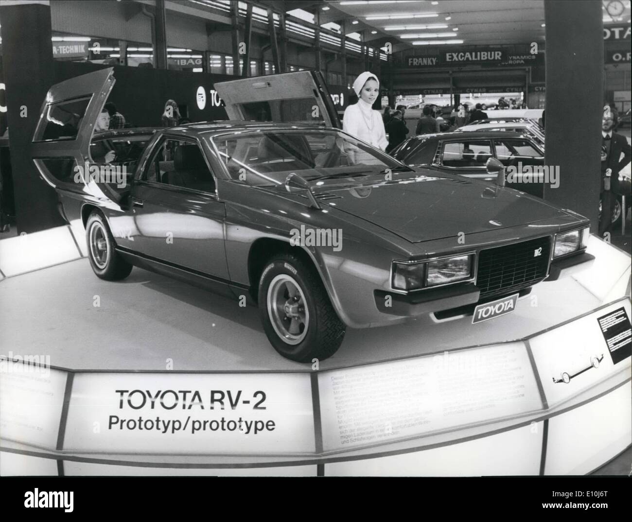 Mar 03, 1973 - 43International Automobile show di Ginevra: giovedì aperto a Ginevra la tradizionale International Automobile Show. Su una superficie di più di 32.000 metri quadrati il 1091 produttori provenienti da 20 nazioni espongono qui i loro prodotti più recenti: automobili private Sport e racing cars, prototipi e accessori di tutti i tipi. Un interessante prototipo di sporting 4 posto auto e caravan. Foto Stock