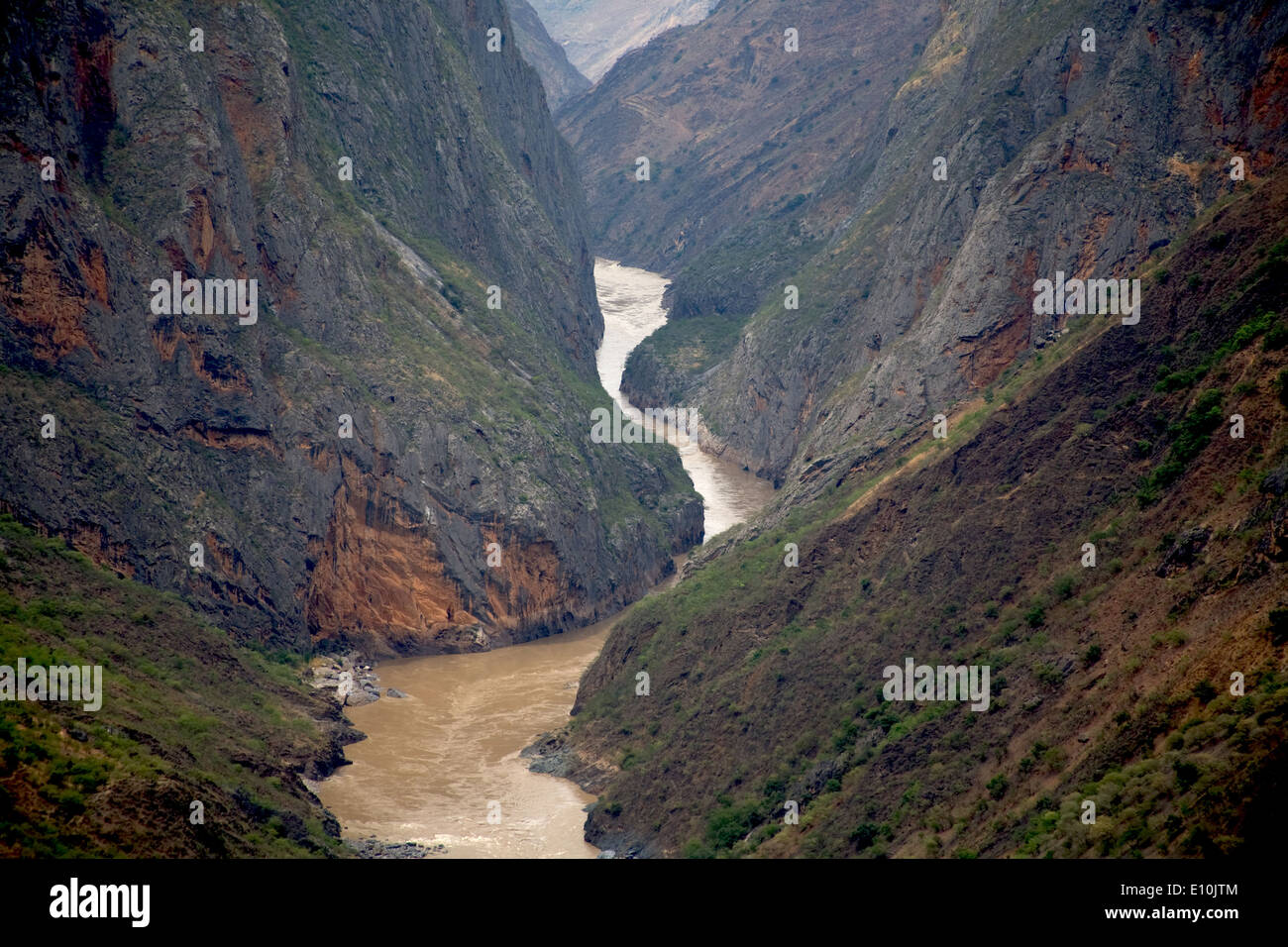 Tiger saltando Gorge , nella provincia dello Yunnan,Cina Foto Stock