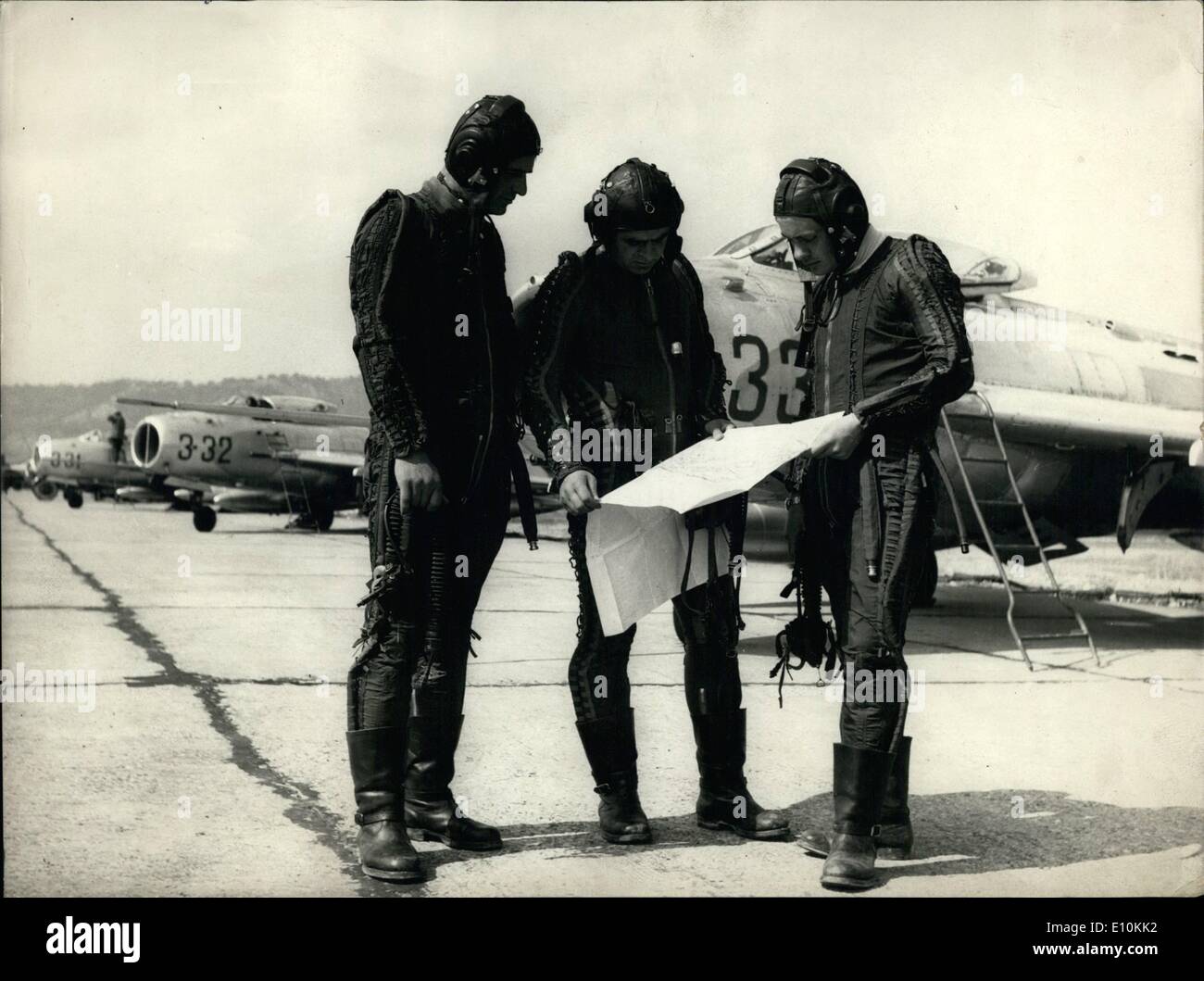 Lug. 07, 1973 - Albouiou Esercito del popolo Air Force membri Foto Stock