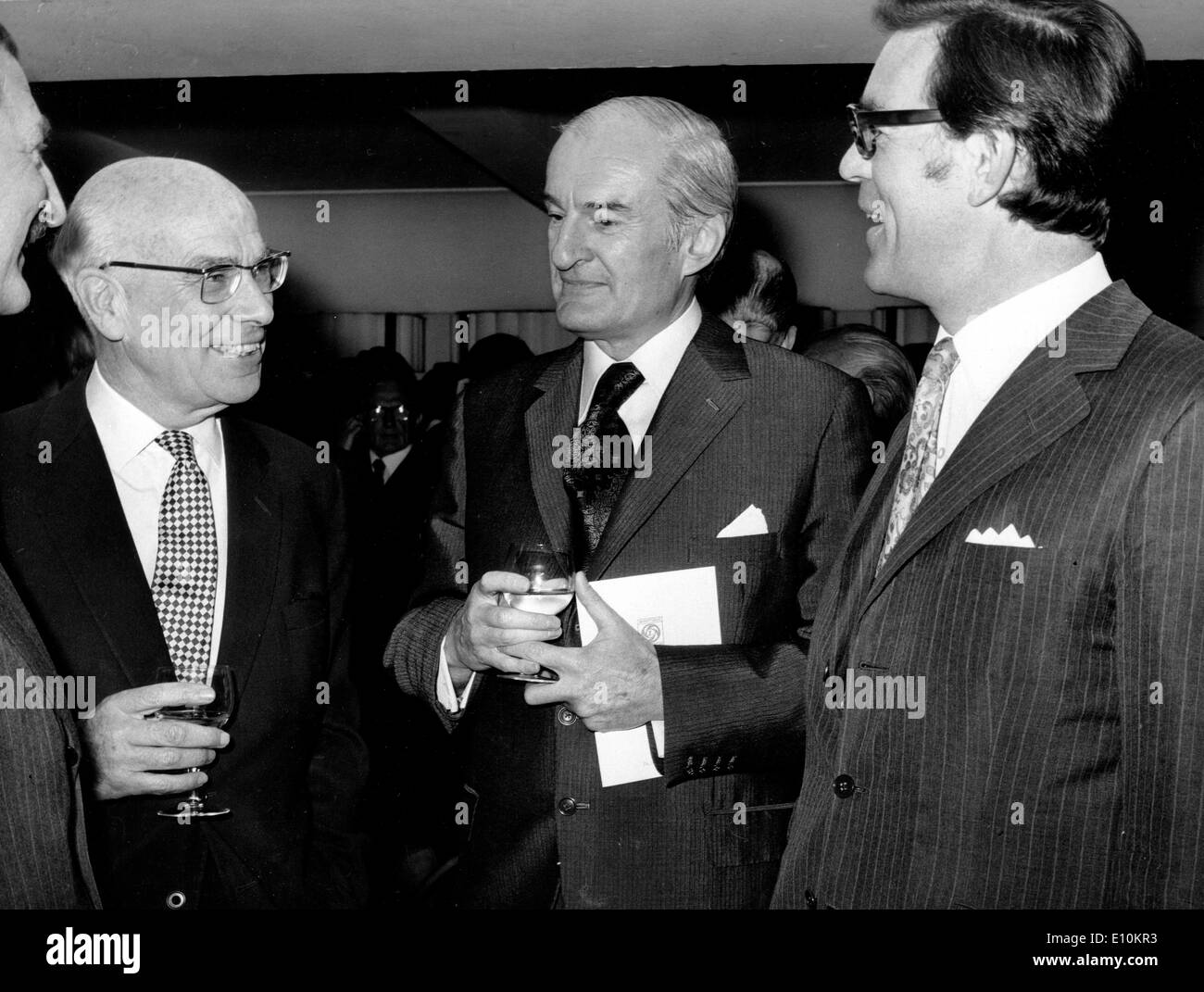 L-R SIGNORE STOKES, Presidente, il Sig. Giovanni barbiere, Direttore Finanziario, e il sig. GEORGE TURNBULL, Vice Direttore Generale Foto Stock
