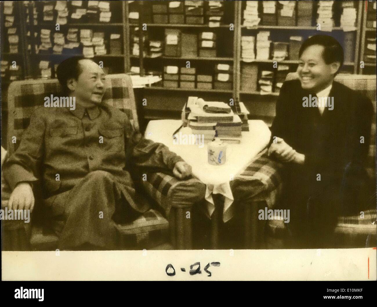Lug. 25, 1973 - Premio Nobel Yang Chen-Ming con il Presidente Mao Zedong APRESS.com Foto Stock