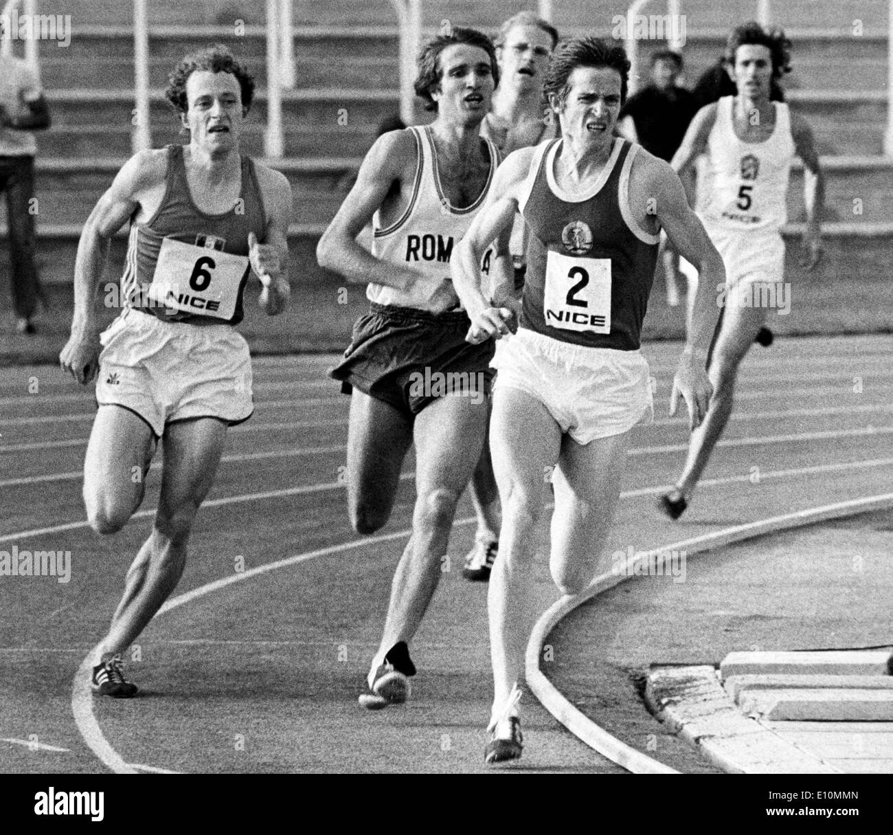 Est tedesco Dieter FROMM (numero 2) e Francese runner, MARCEL PHILIPPE (numero 6) Foto Stock