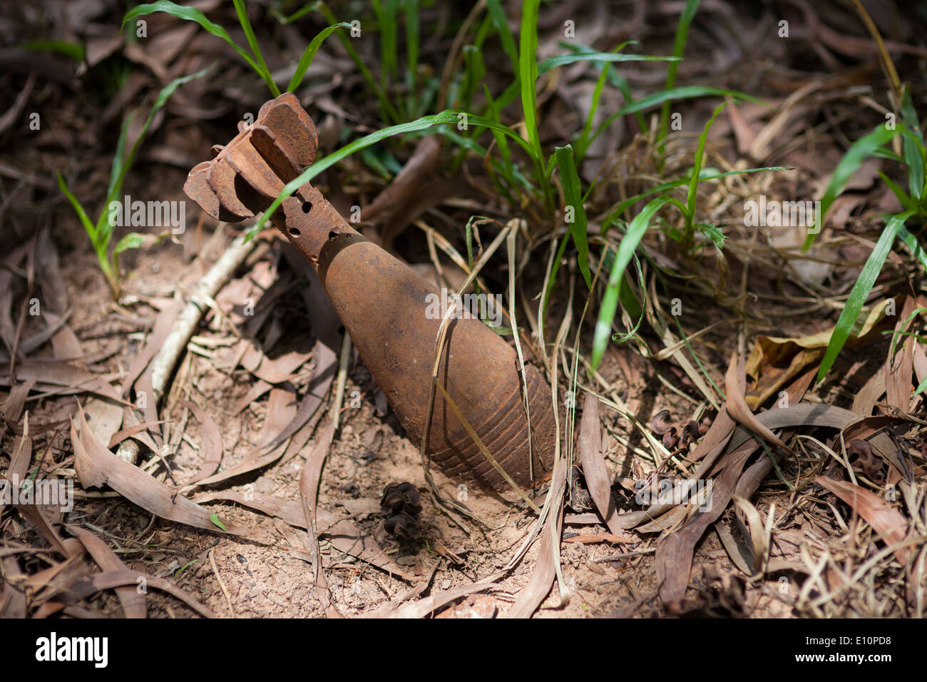 Rusty mortaio bomba - Siem Reap, Cambogia Foto Stock