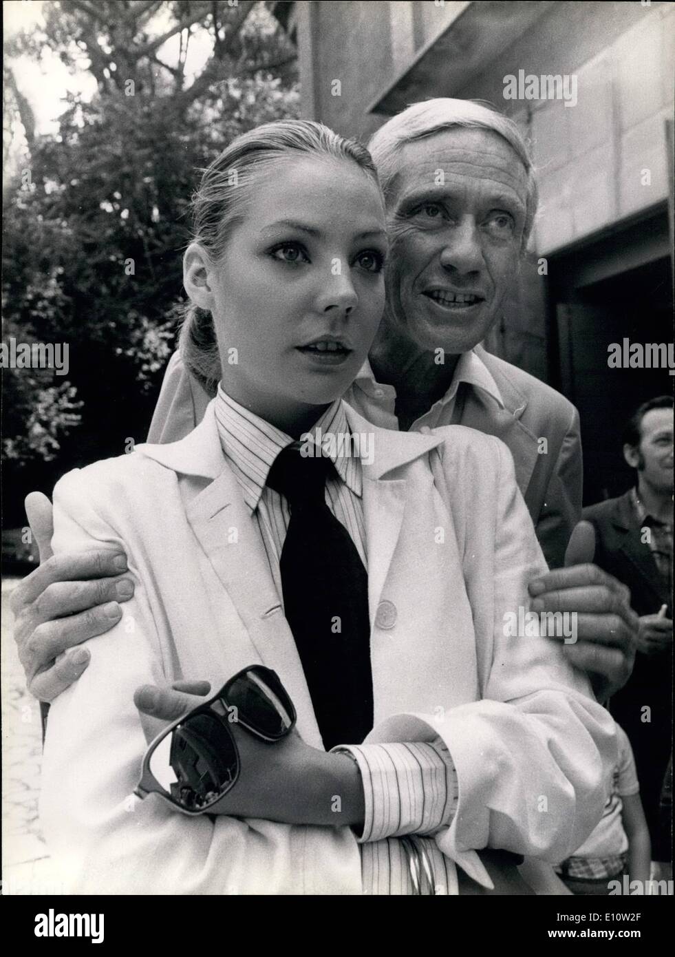 Apr. 04, 1974 - Roma , giugno 1970 attore indiano Kabir Dedi è venuto in casa. Egli deve è grande polarità per il suo ruolo di "andokan'. progetto dai racconti di Emilio Salgari collocato nel mare della Malesia. Ora egli avrà il ruolo di "Corsaro Nero, che l'autore E.Salgari collocati nei Caraibi. La bionda attrice Carol Andro e la 'cattivi' Forrer Mel sarà l'antagonista del Corsaro Nero. Mostra fotografica di Carol Andre 4 e Mel Forrer. Foto Stock