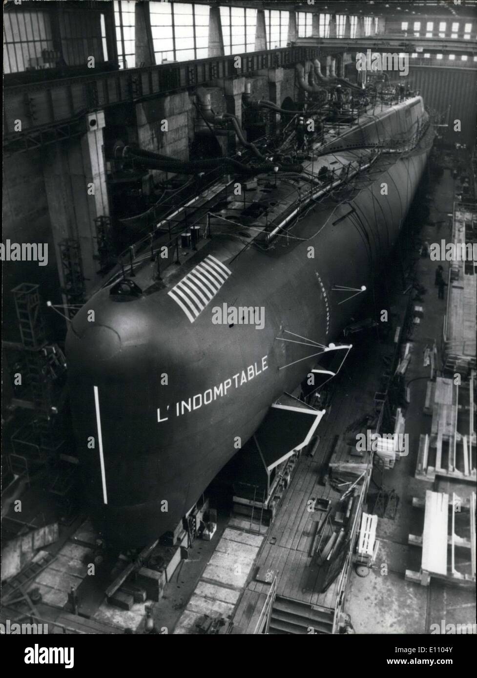 Sett. 12, 1974 - il quarto impianto nucleare francese e il missile balistico sottomarino, il ''Indomptable'', sarà lanciato il prossimo martedì da Cherbourg arsenal. L'ultimo sommergibile farà ritorno a Fort Homet alla fine del 1975. Si completerà la sua prima prova di avviare prima del 1976. Foto Stock