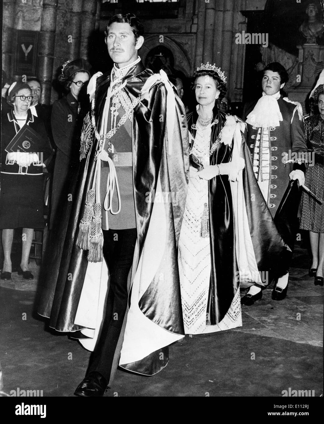 Elisabetta II e il Principe Carlo con la cerimonia Foto Stock
