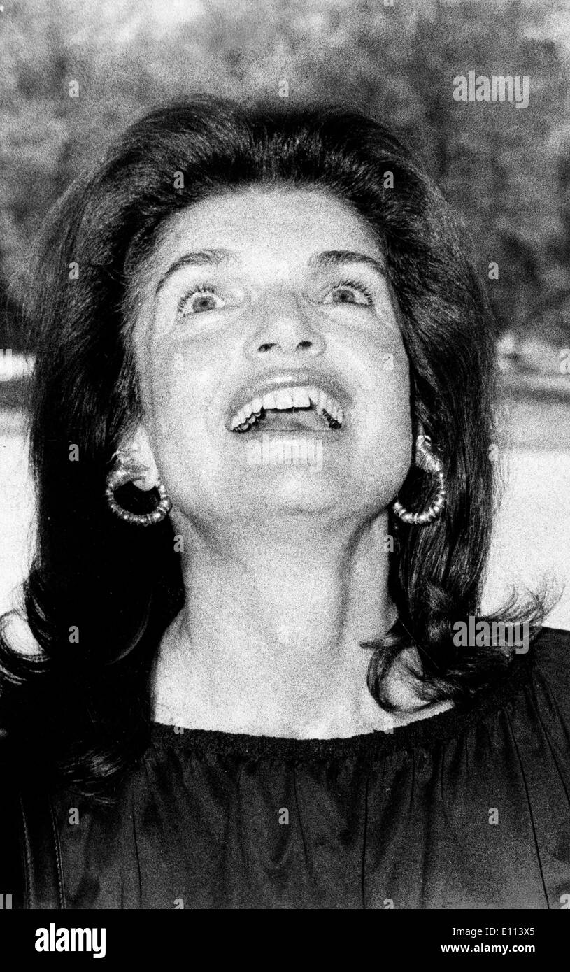 La First Lady Jackie Kennedy Onassis sorridente Foto Stock