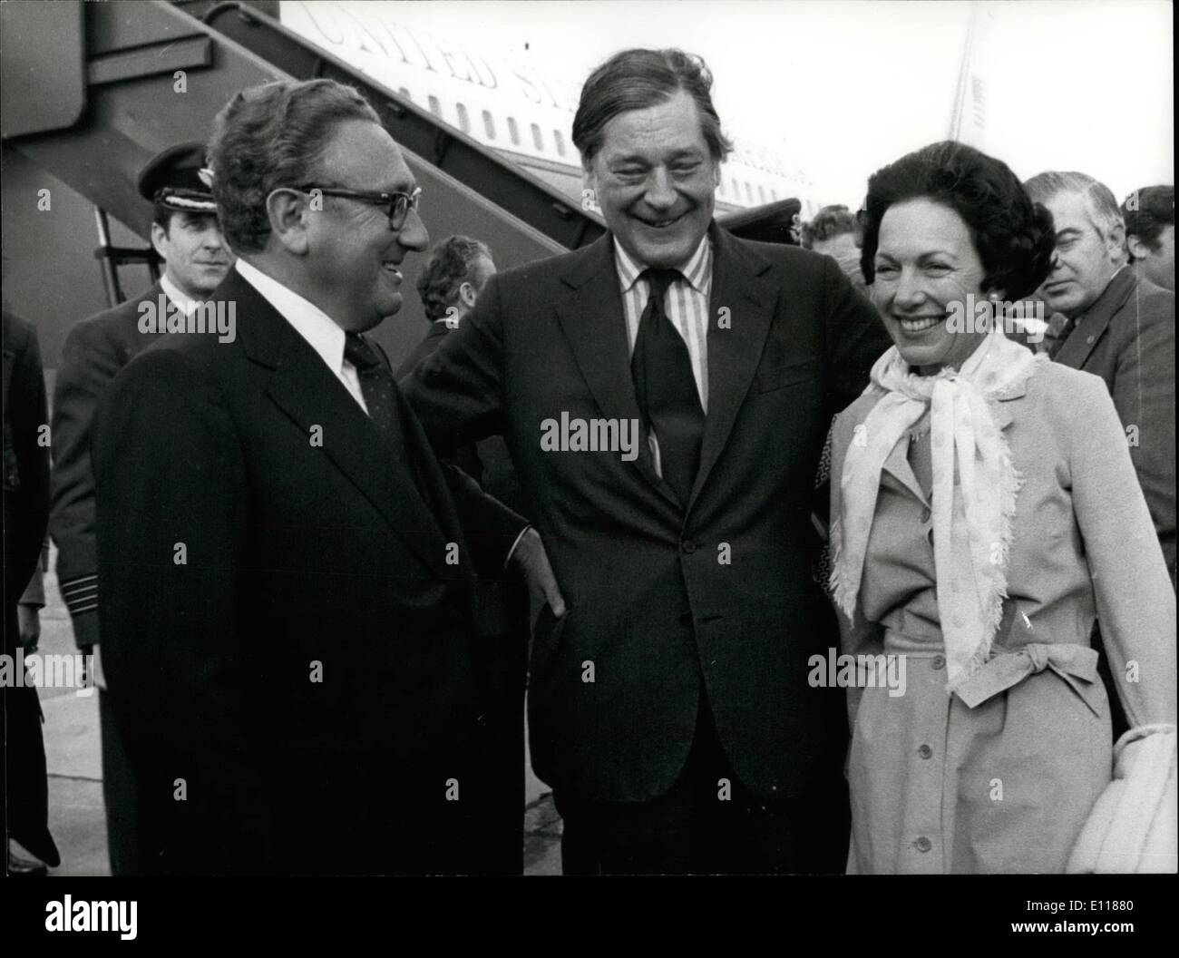 Apr. 04, 1976 - Il dottor Kissinger vola per la prima colazione i colloqui prima di continuare il suo giro di sette capitali africane: il dottor Kissinger, Foto Stock