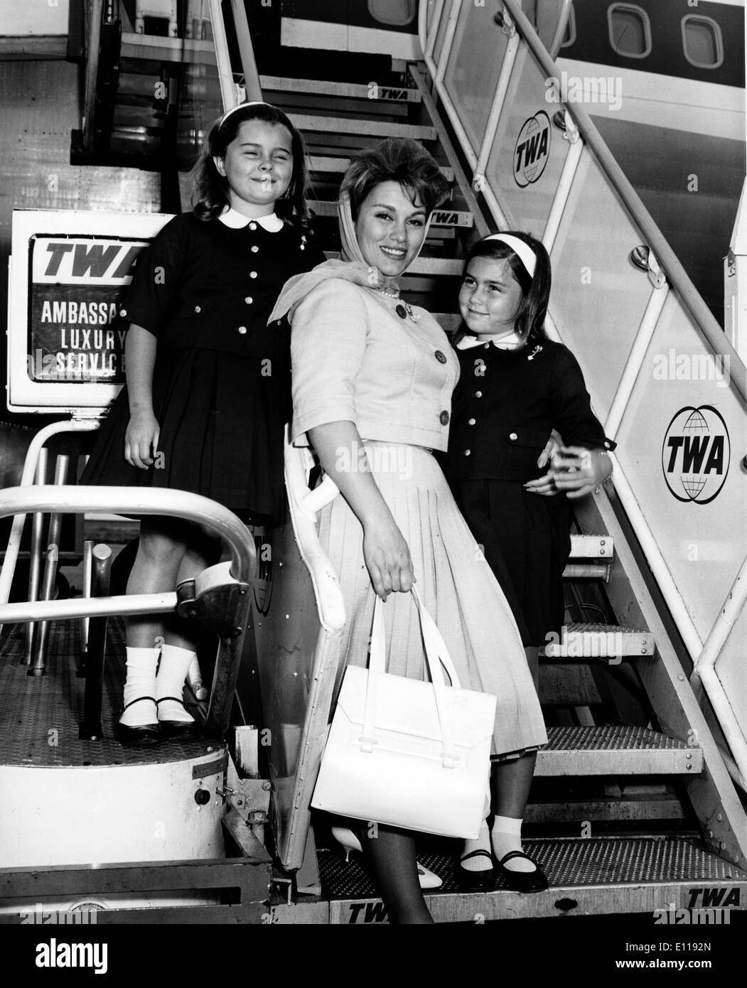 L'attrice Linda Christian viaggi con le figlie Foto Stock