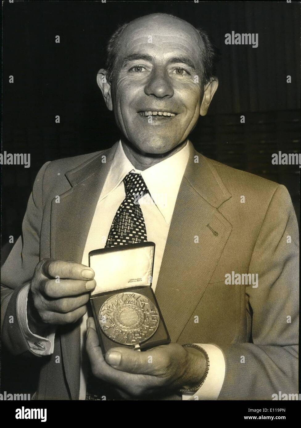 Maggio 05, 1976 - Zatopek è una lunga distanza runner dalla Jugoslavia e che è stato premiato per il suo fair play e la sportività. Pilota automobilistico Tazio Nuvolari e la sua vettura Foto Stock