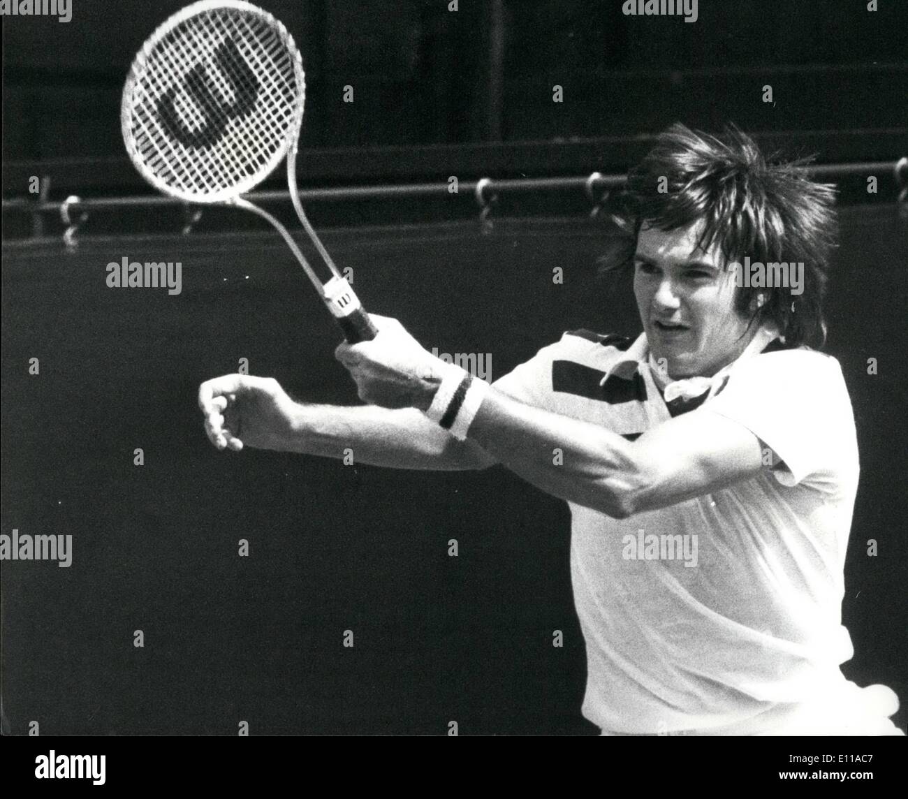 Giugno 06, 1976 - Wimbledon Tennis campionati: Immagine mostra: Jimmy Connors USA in azione durante la sua partita contro El Shafel Foto Stock