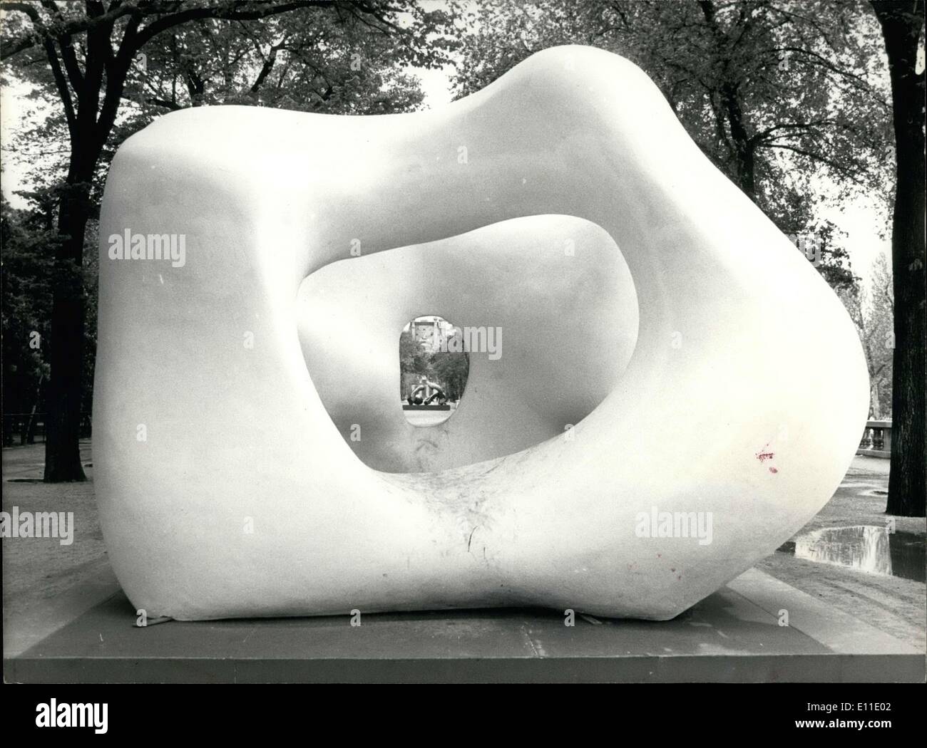 12 maggio 1977 - grande scultura nell'Orangerie Foto Stock