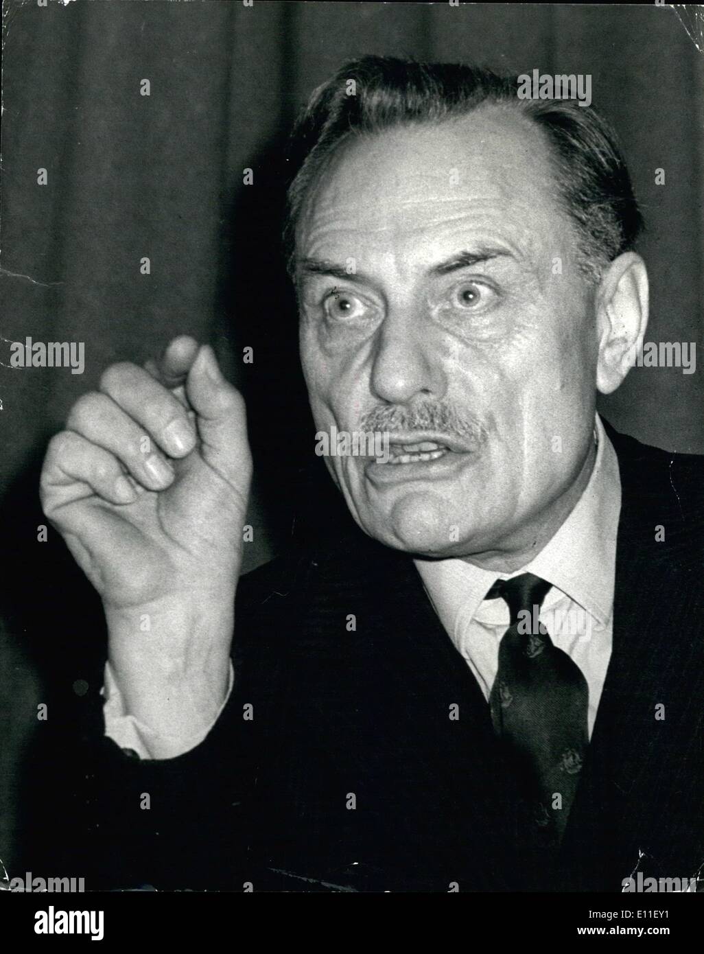 Ottobre 10, 1977 - Enoch Powell in previsione economica e le decisioni aziendali seminario. La foto mostra il sig. Enoch Powell visto affrontare la previsione economica e la decisione di business seminario presso il Royal Garden Hotel, Kensington oggi. Foto Stock