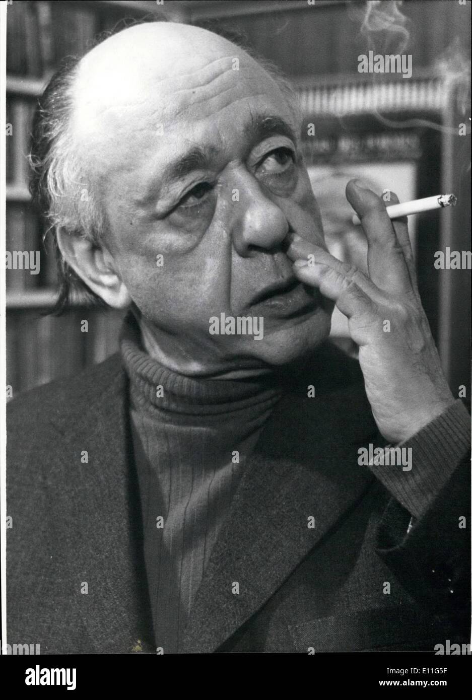 Nov. 11, 1977 - il sessantacinquesimo compleanno di Eugène Ionesco: 65 anni....diventa a novembre 26th, 1977 Il - nato in Romania - Francese il drammaturgo Eugène Ionesco (foto). Ionesco, che ha vissuto anche come un bambino in Francia, ha la sua casa dal 1938 definitivamente a Parigi. Egli è considerato come l'agente generale di assorbire il teatro. Nel suo ex opere - principalmente uno-act gioca - egli ha mostrato la banalità della quotidianità; nelle sue ulteriori opere è la morte il suo tema centrale Foto Stock