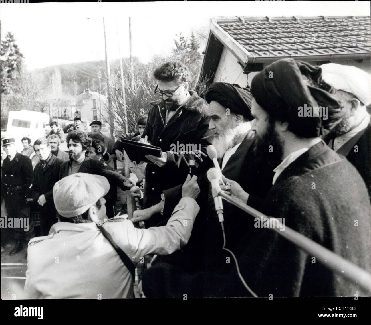 Gen 31, 1978 - Ayatollah Khomeini visto affrontare i membri della stampa recentemente nella sua casa appena fuori Parigi. Foto Stock