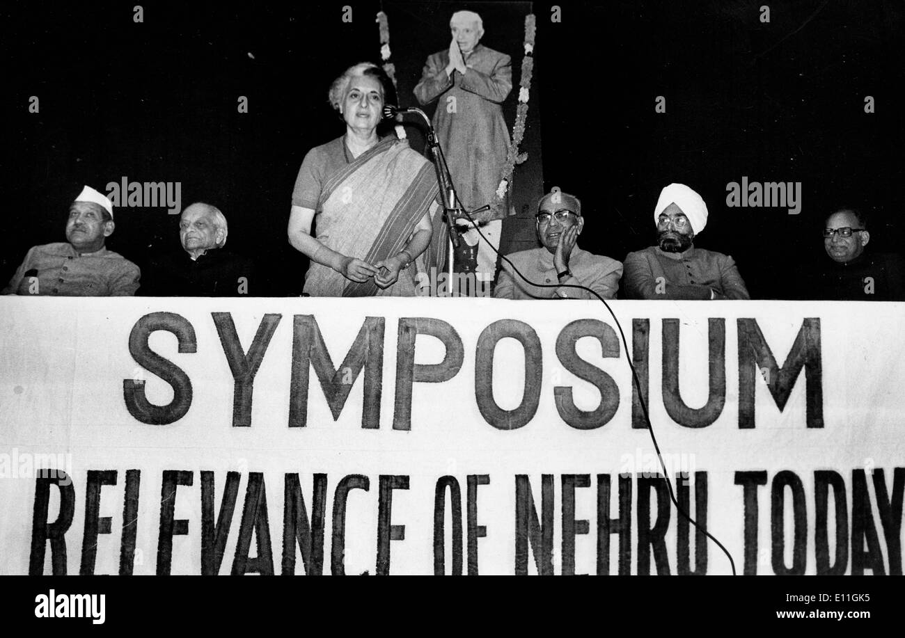 Il primo ministro Indira Gandhi conduce Symposium Foto Stock