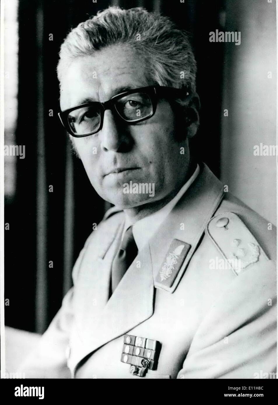 Gen 01, 1978 - Gerd Schmueckle diventa a quattro stelle generale ed il vice NATO-comandante supremo: Vice della NATO-Comandante supremo: diventa il 1 gennaio 1978 il tenente generale Gerd Schmieckle (Gerd Schmueckle - la nostra immagine). Ministro federale della difesa Georg Leber ha promosso il 60-anno-vecchia fortezza svevo con inizio del nuovo anno per un quattro stelle-generale e allo stesso tempo egli lo ha nominato vice comandante generale delle forze alleate in Europa (piattino) Foto Stock