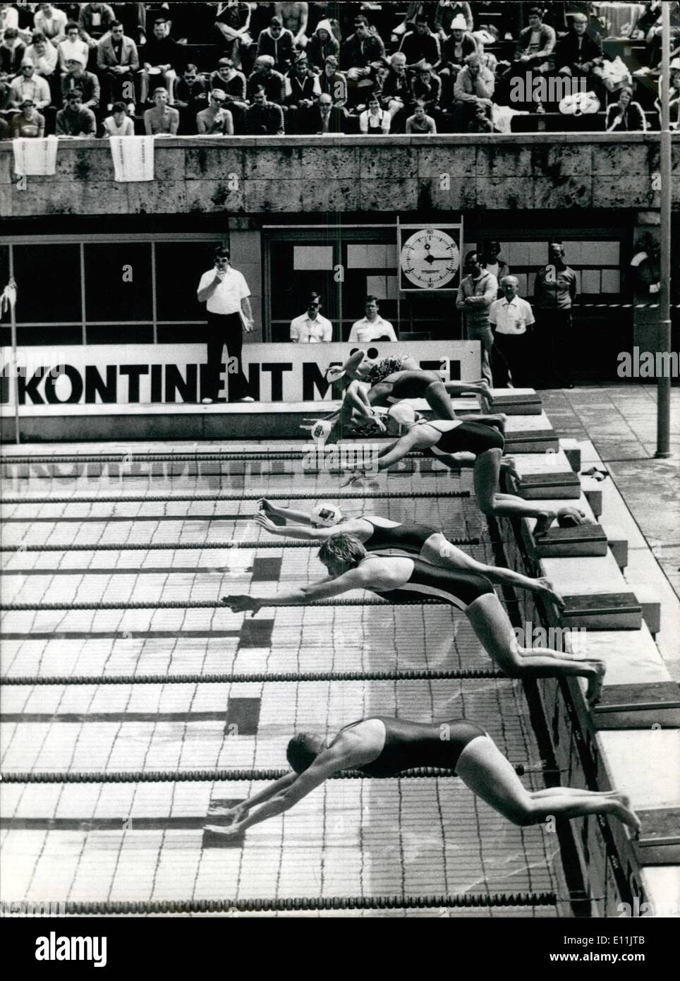 Agosto 08, 1978 - III. Campionati del Mondo di nuoto: sarà inaugurato a Berlino di agosto 18th. Questo è il più grande evento di sport in questa città a partire dalla fine della Seconda Guerra Mondiale. 1710 concorrenti provenienti da 54 paesi prenderanno parte vi; circa 500 giornalisti e fotografi provenienti da tutto il mondo saranno in grado di relazione da questa Campionati del mondo. La foto mostra ultimo allenamento per i prossimi concorsi in Berlin Swimming Stadium. Foto Stock