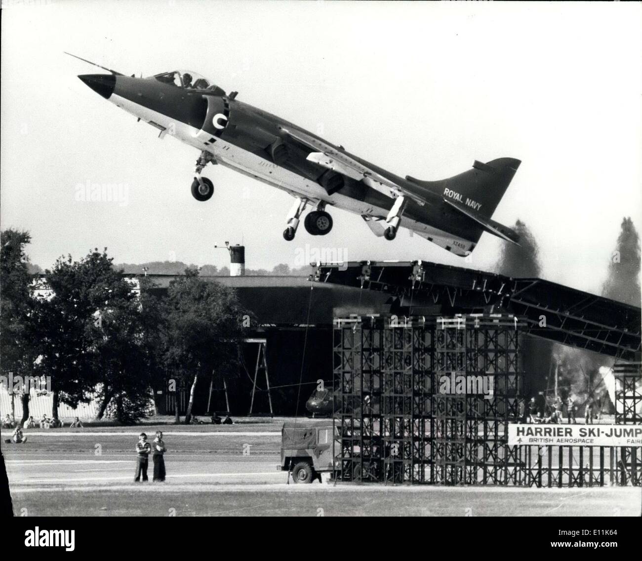 Sett. 05, 1978 - aerei britannici mostrare le loro prestazioni al salone di Farnborough A Royal Navy Sea Harrier al momento del Foto Stock