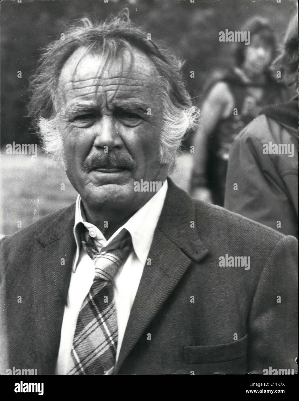 Sett. 09, 1978 - Sir John Mills come il Professor Quatermass. ''Quatermass'', creato venti anni fa - è quello di tornare a ITV il prossimo anno, con Sir John Mills starring come professor Bernard Quatermass in uno di quattro ore di film ora compiuti da Euston, film per la televisione del Tamigi. Essendo girato a Harefield studios, è stata la distruzione di Stonehenge. Mostra fotografica di:- Sir John Mills come il Professor Quatermass, all'Harefield Studios, Midds. Foto Stock