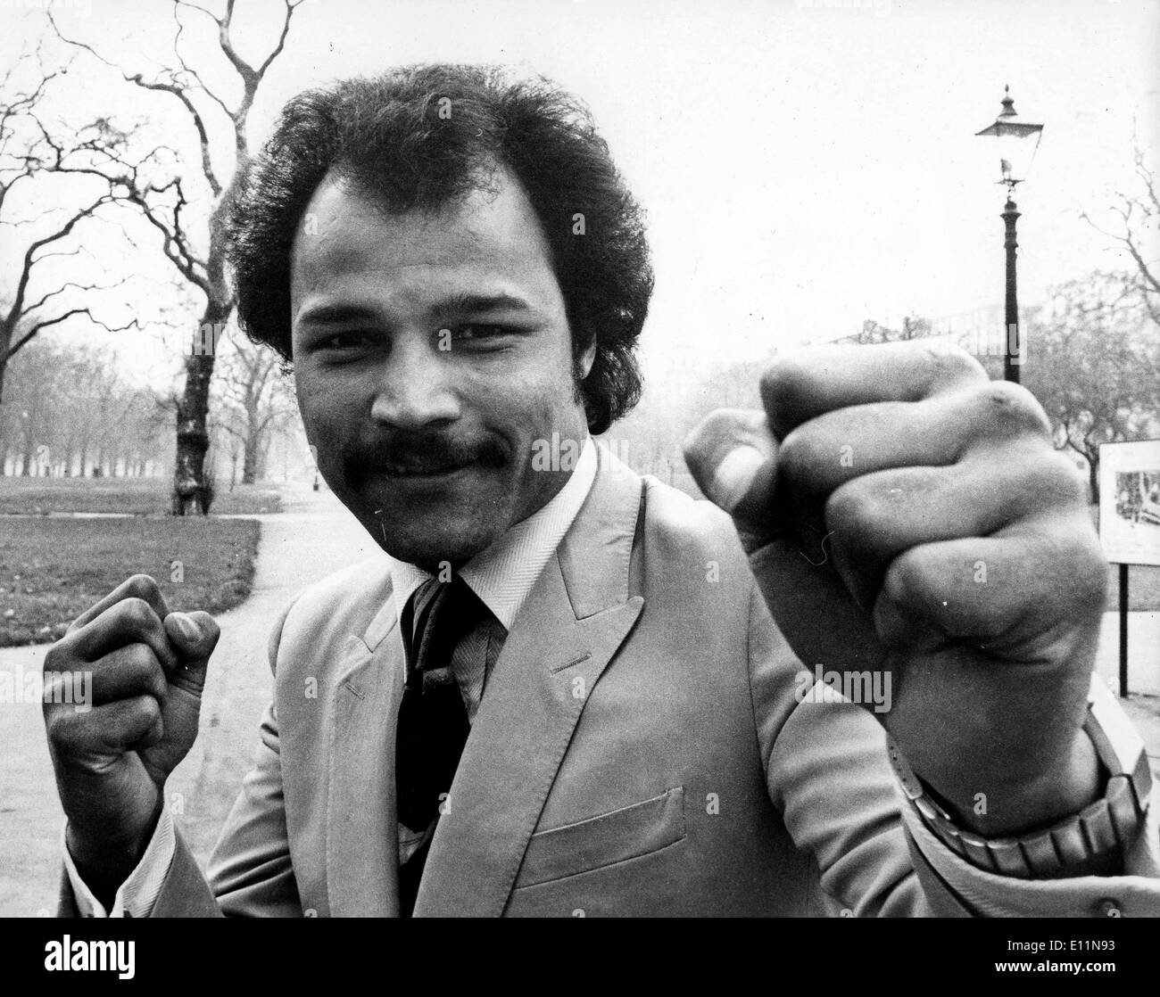 Mar 19, 1979 - Londra, Inghilterra, Regno Unito - File (foto) John CONTEH è un ex pugile britannico. Ha vinto il middleweight medaglia d'Oro al 1970 British Commonwealth Games, e ha vinto il WBC Pesi Mediomassimi corona in ottobre 1974. Foto Stock