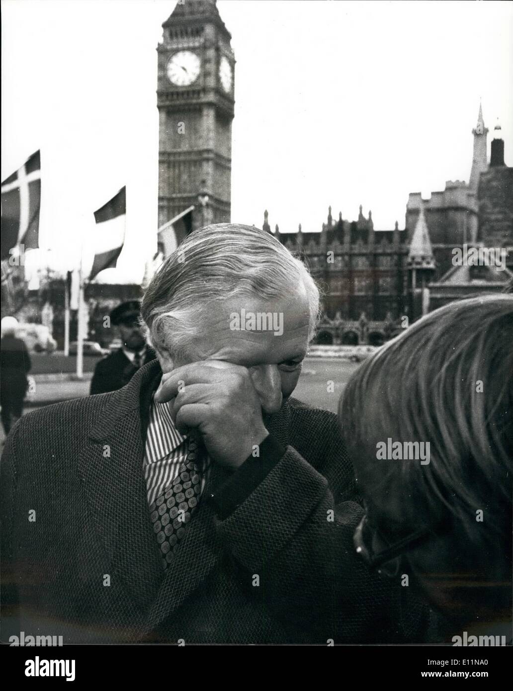 Mar 30, 1979 - 30 Marzo 1979 MP conservatore Airey Neave ucciso in auto bomba blast al Commons. Il sig. Airey Neave, il Conservatore ombra il Sottosegretario di Stato per l'Irlanda del Nord, è stato ucciso questo pomeriggio come ha guidato la sua auto dal parcheggio sotterraneo di House of Commons. La bomba è stato detto di essere stato nascosto nella parte anteriore della vettura. La foto mostra: Sig. Jim prima il Tory ombra Segretario di occupazione è sconvolta dalla notizia della morte del sig. Neave come egli parla ai giornalisti al di fuori della House of Commons oggi. Foto Stock