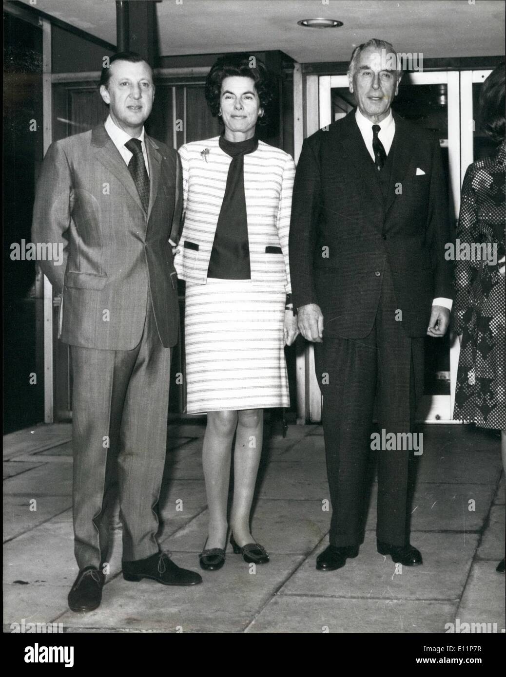 Agosto 08, 1979 - Lord Mountbatten ucciso in barca Blast; Lord Mountbatten di Birmania, 79, ammiraglio della flotta e l'ultimo viceré di India, fu assassinato durante un viaggio di pesca con i membri della sua famiglia ieri come hanno lasciato Mollaghmore Harbour, Co Sligo. Suo nipote, Nicholas Brabourne, 14, e un Irish crewman, Paul Maxwell, 16, sono stati anche uccisi sulla Bomba Blast Foto Stock