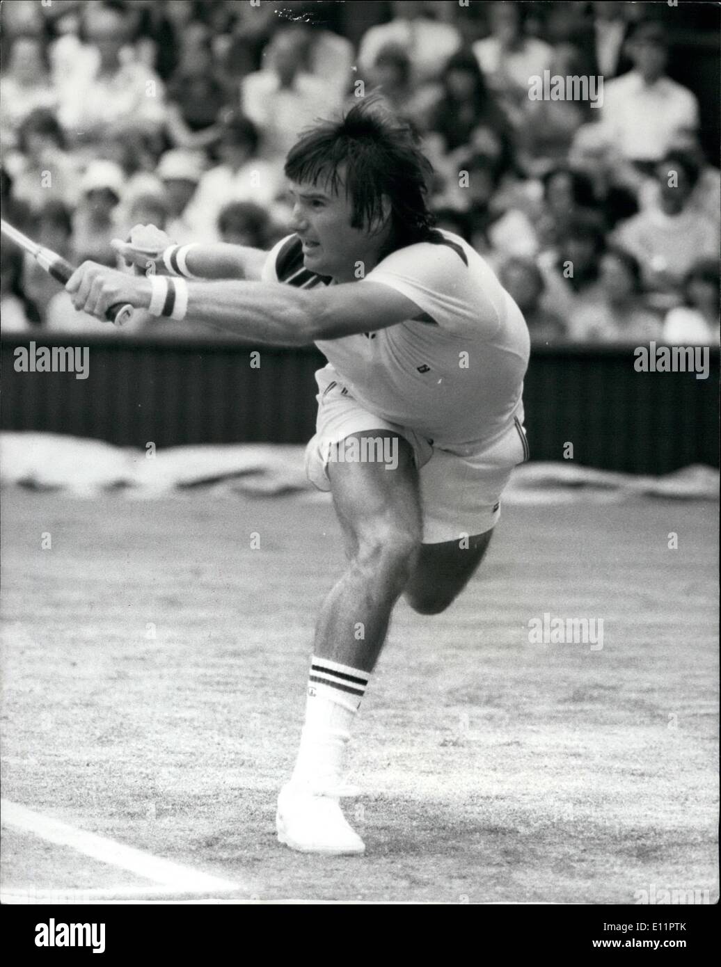 Giugno 06, 1979 - Wimbledon Tennis Jimmy Connors batte Marty Riessen: mostra fotografica di Jimmy Connors (USA) il n. 3 seme visto in azione sul Centre Court durante la sua partita contro Marty Riessen (USA) . Connors ha vinto in quattro set. ieri. Foto Stock