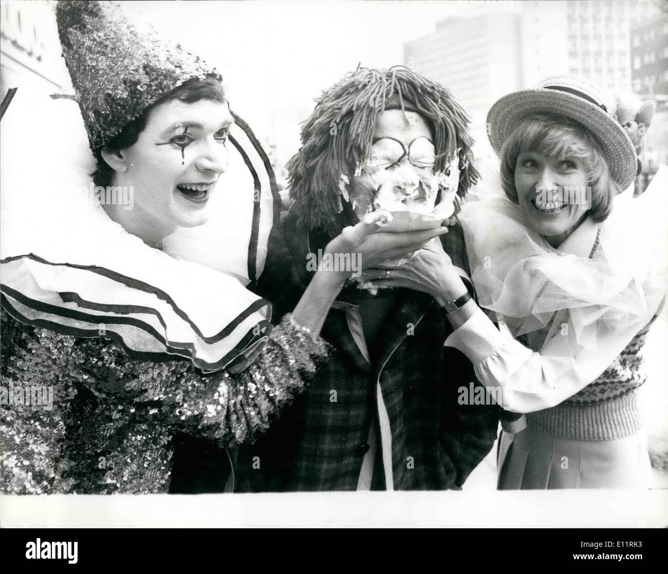 Gen 01, 1980 - ''Salva il clown campagna'' lanciato a Thames TV: Oggi Brian Dewhirst, il fondatore di Clown Cavalcata, una compagnia teatrale specializzata in tutte le forme di clowning e commedia, che ha iniziato 7 anni fa e ha fino ad ora esistente con l'aiuto delle sovvenzioni da parte del Consiglio delle arti, che ora è stato spento, in modo che la società è in grave pericolo, che è il motivo per il ''Salva il clown Campagna'' Foto Stock