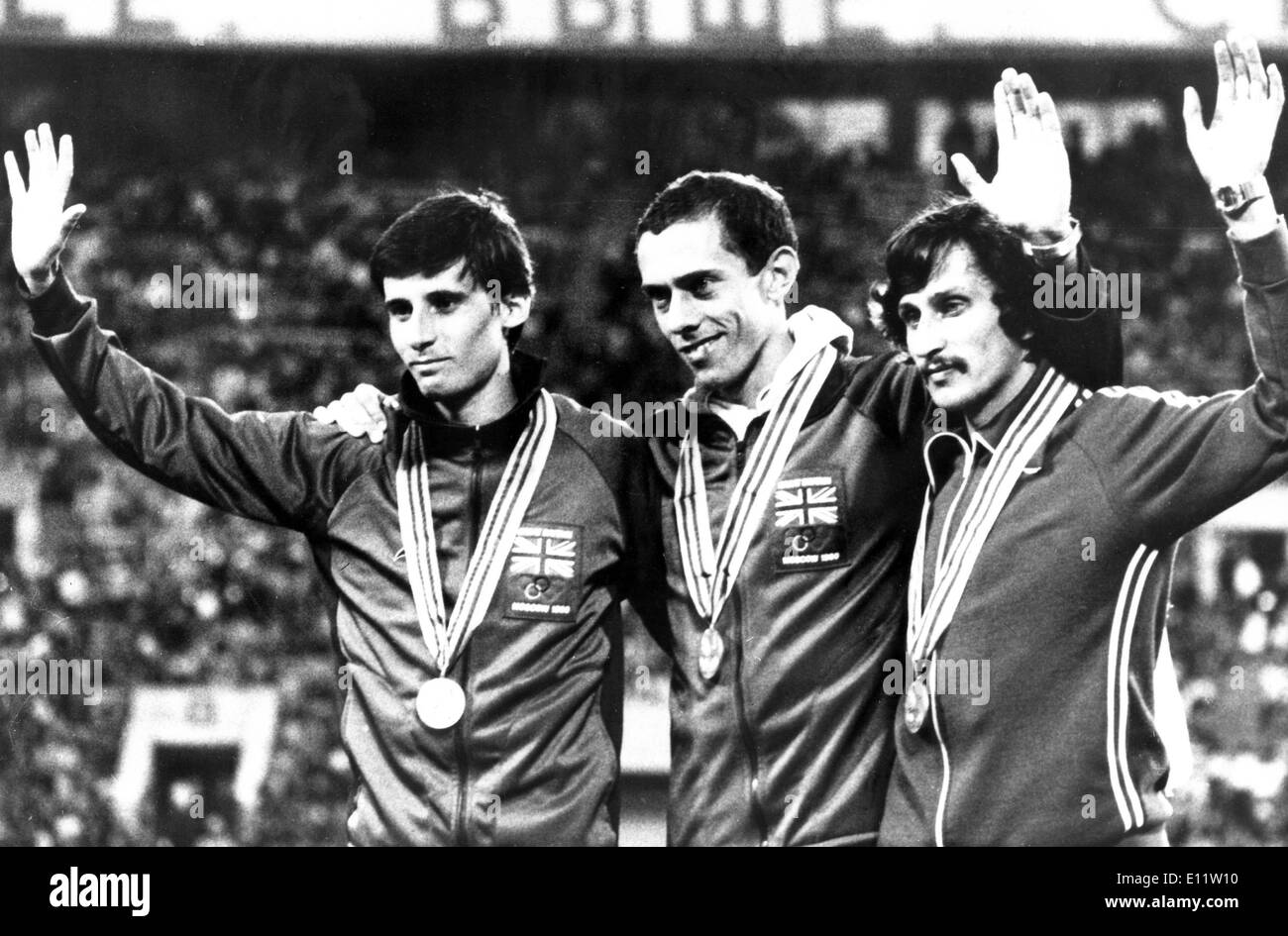 Jul 09, 1980; Mosca, Russia; L-R SEBASTIAN COE, STEVE OVETT e NIKOLAI KIROV dopo la finale di 800 metri. Ovett REGNO UNITO Foto Stock