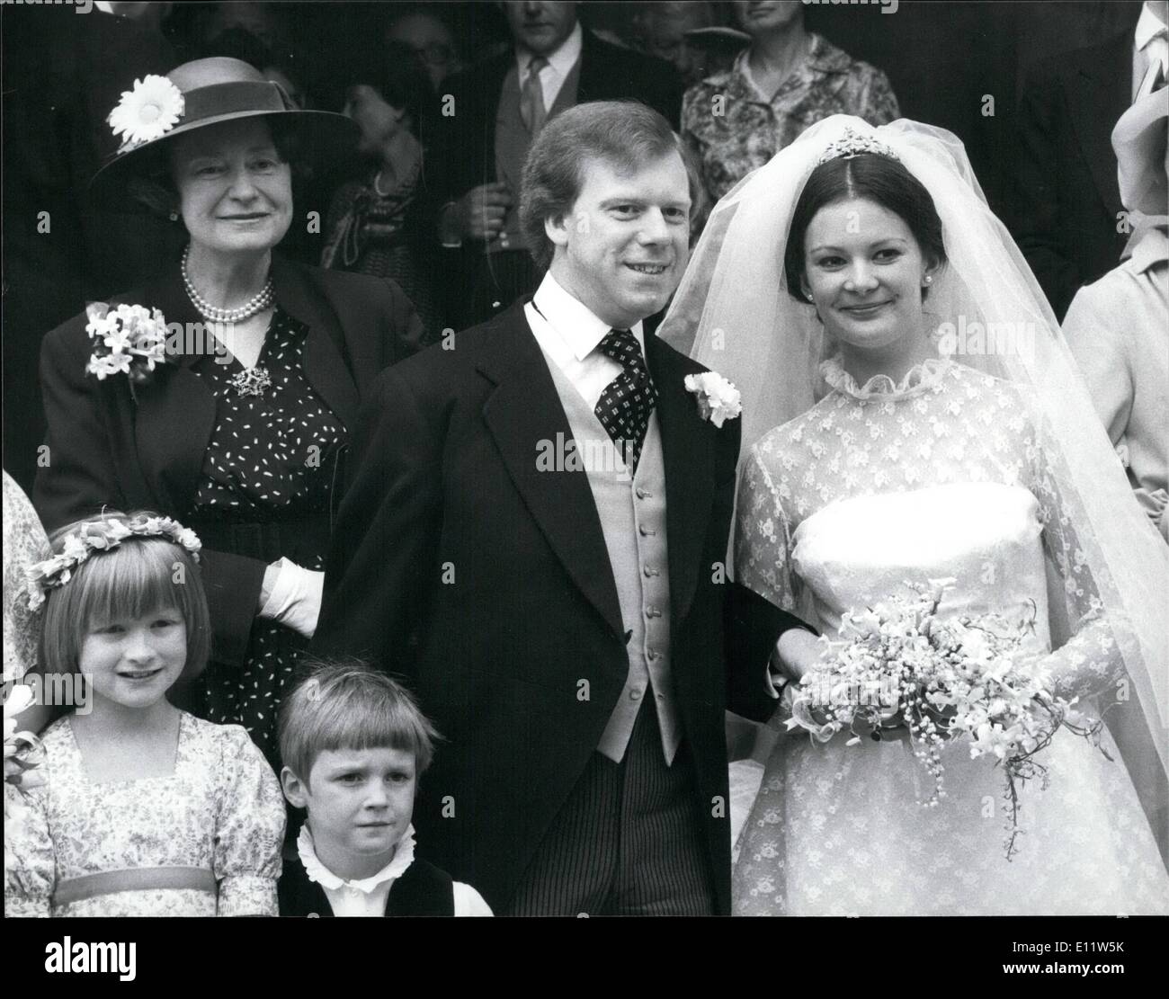 Apr. 26, 1980 - 26 Aprile 1980 figlio di Airey Neave, Patrick Neave sposi Ã¢â'¬â€oe Lady arioso, vedova del Sig. Airey Neave, frequentando Foto Stock