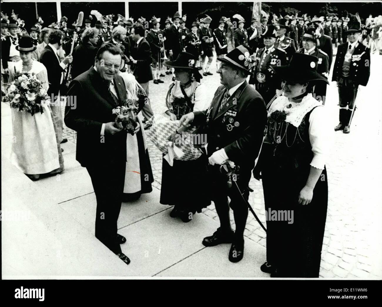 Sett. 09, 1980 - Franz Joseph Strauss divenne 65 anni: quando il primo ministro bavarese e CDU/CSU- candidato per Chancellorship, Franz Josef Strauss, divenne 65 anni il prossimo 6 settembre, 1980, naturalmente una grande festa ha avuto luogo a Monaco di Baviera/Occidentale-Germania. Circa 240 VIP ha preso posto nel banchetto nell'Antiquarium di residenza di Monaco di Baviera e le congratulazioni-ricevimento ha impiegato cinque ore Foto Stock