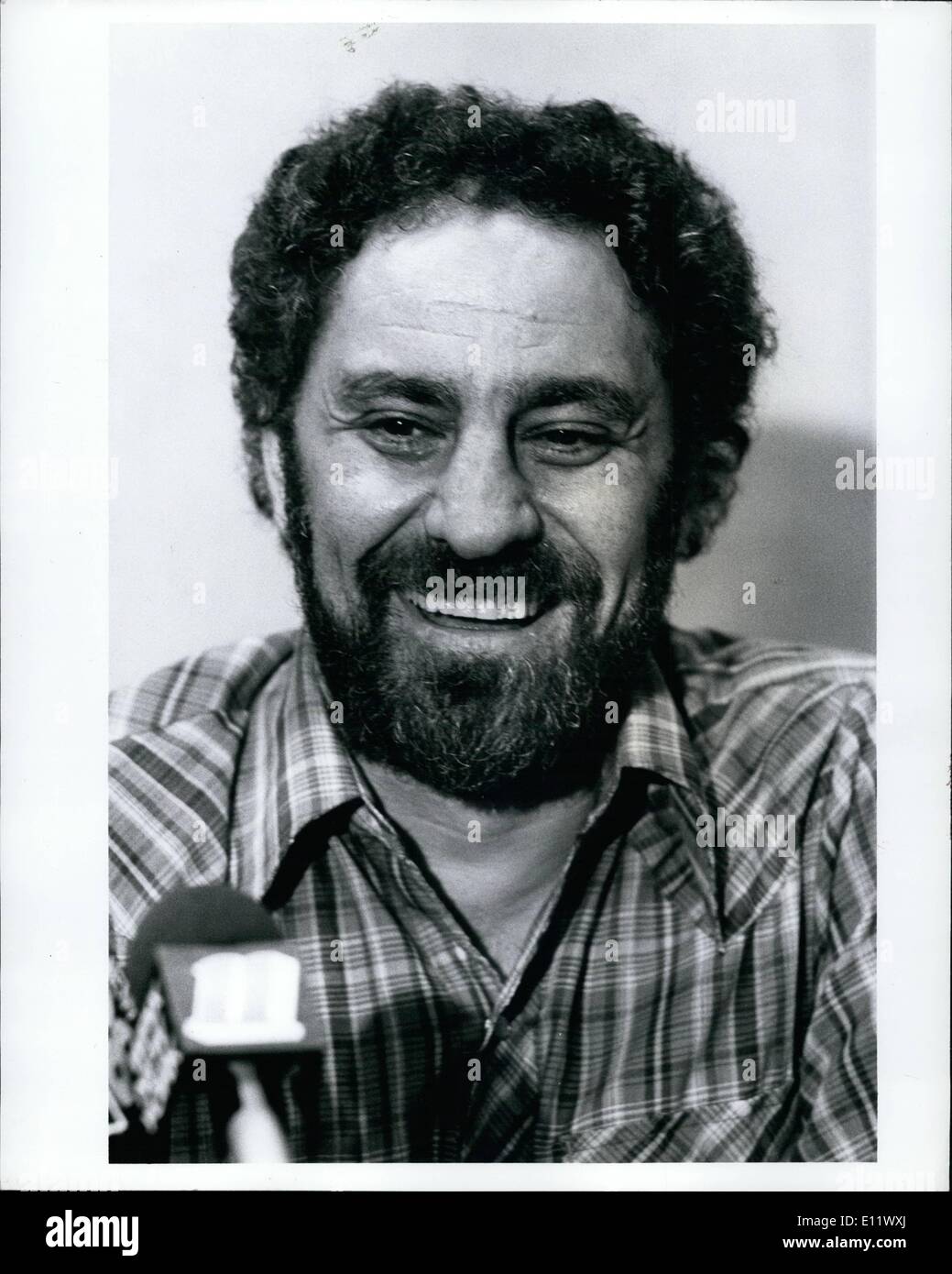 Sett. 09, 1980 - Abbie Hoffman, un leader yippie degli anni sessanta si arrese a Manhattan oggi. Il sig. Hc Hoffman saltato bail nel 1974 Foto Stock