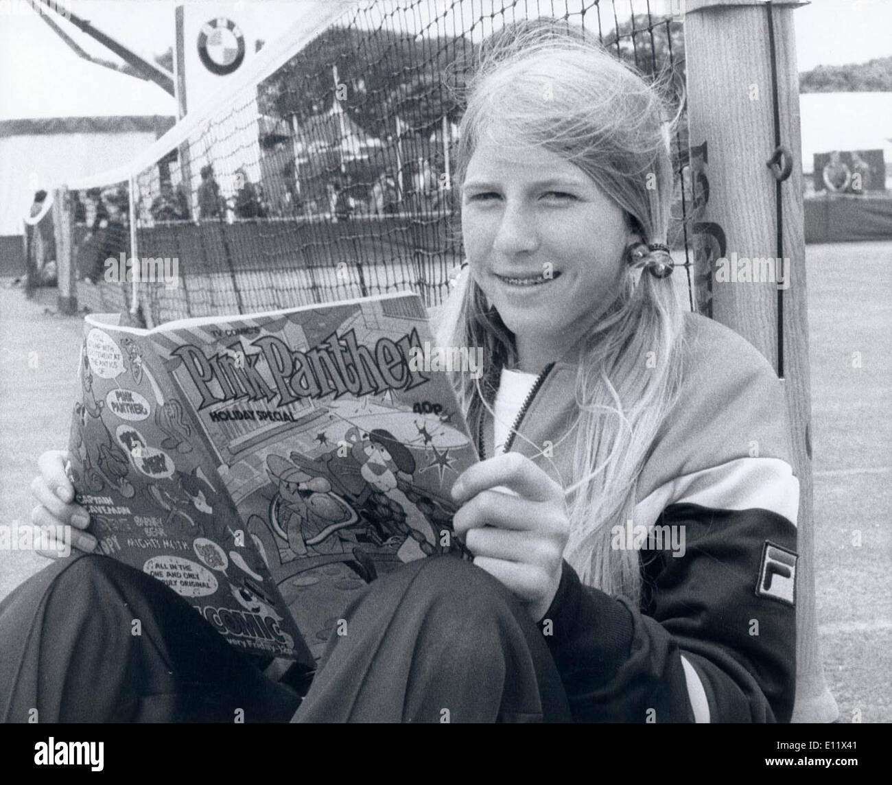 Jun 18, 1980 - Eastbourne, England, Regno Unito - Luce di lettura per quindici anni ANDREA JAEGER prima di battere il rosmarino Casales nel secondo round della BMW di tennis femminile torneo. Foto Stock