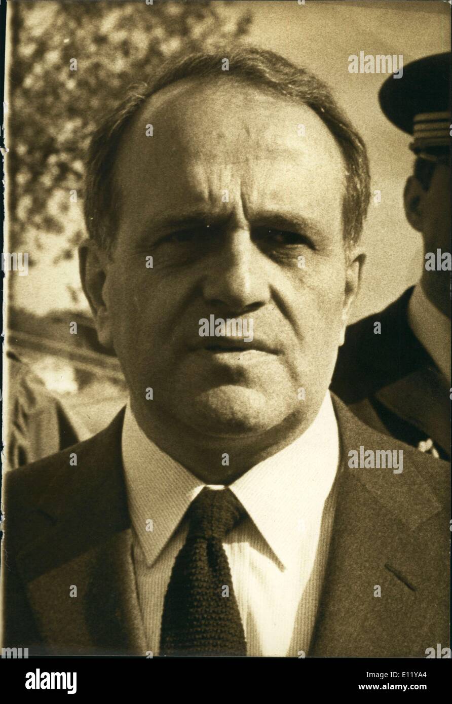 Dic. 15, 1980 - Mr Joel le Theule, ministro della Difesa di Francia Foto Stock