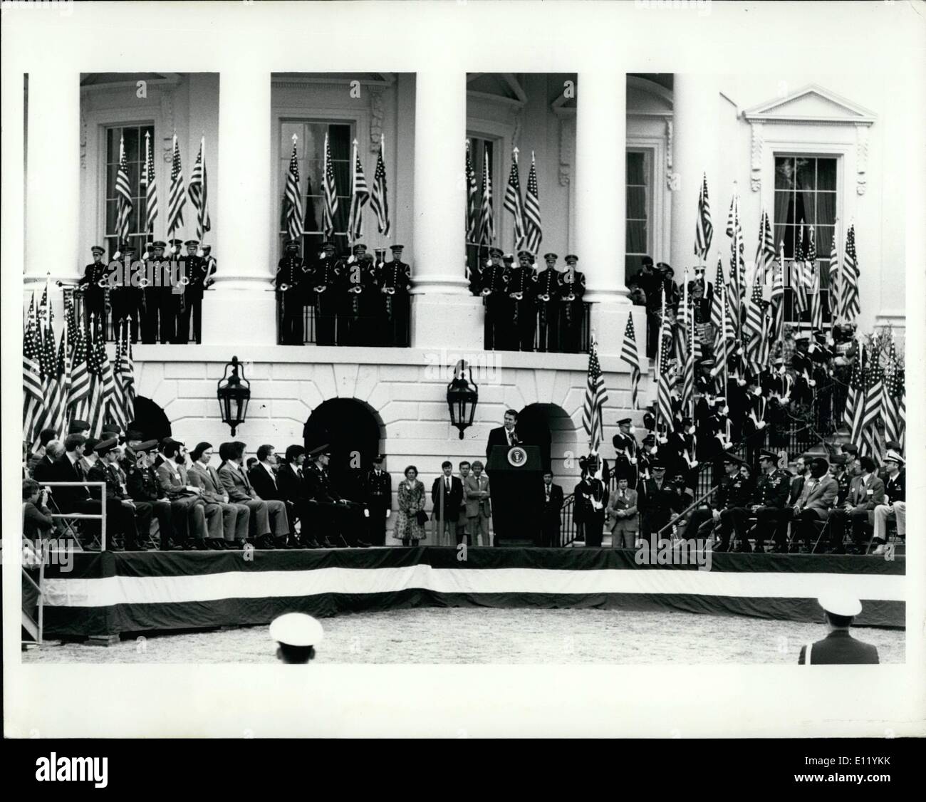 Gen 01, 1981 - vista generale di cerimonia accogliendo gli ostaggi per la casa bianca con un incontro con il Presidente Reagan. Gli ostaggi sono seduti sulla destra e sulla sinistra di Reagan come egli parla. Foto Stock