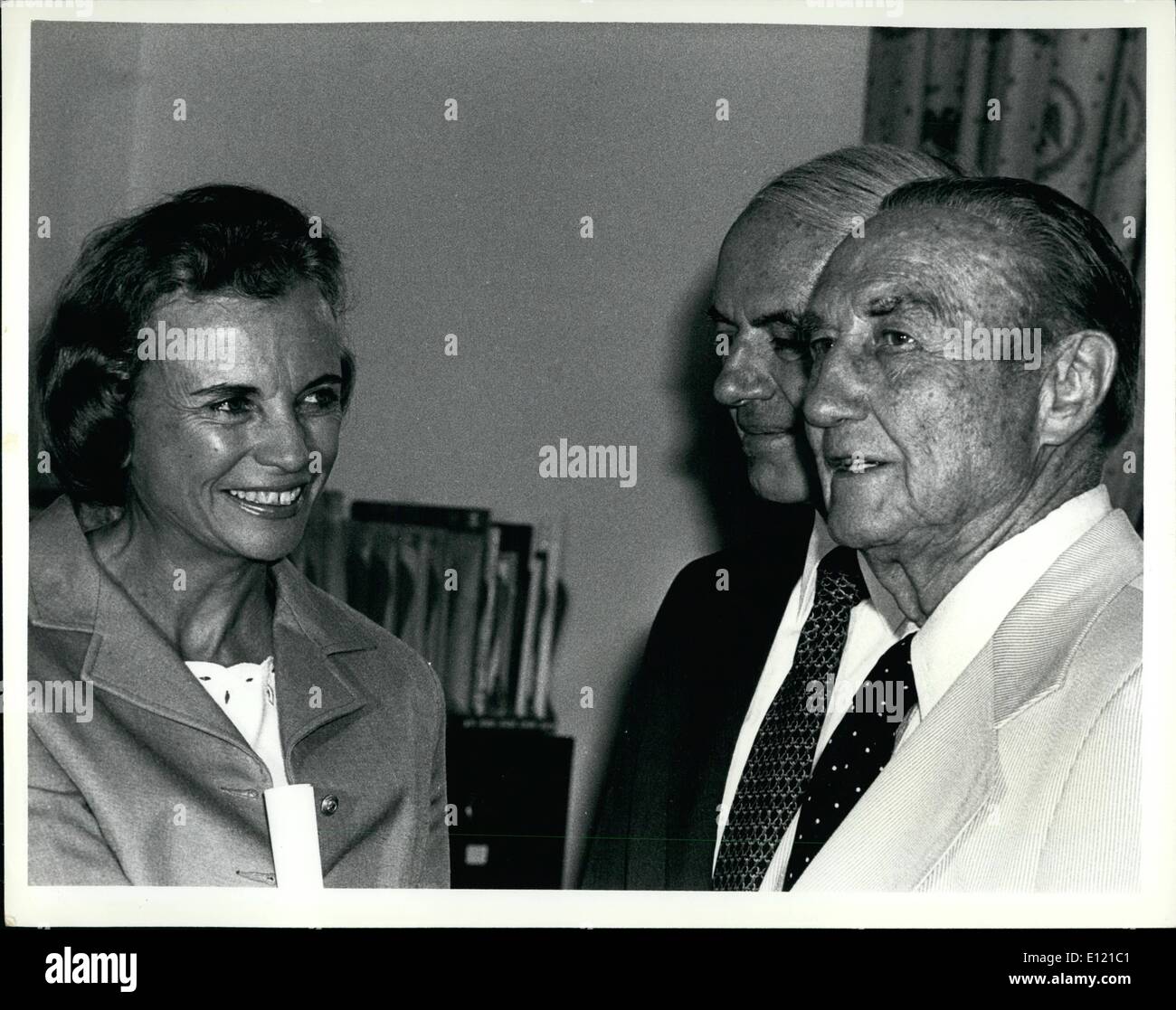 Lug. 07, 1981 - Il giudice Sandra O'Connor procuratore generale francese William Smith il senatore Strom Thurmond Foto Stock