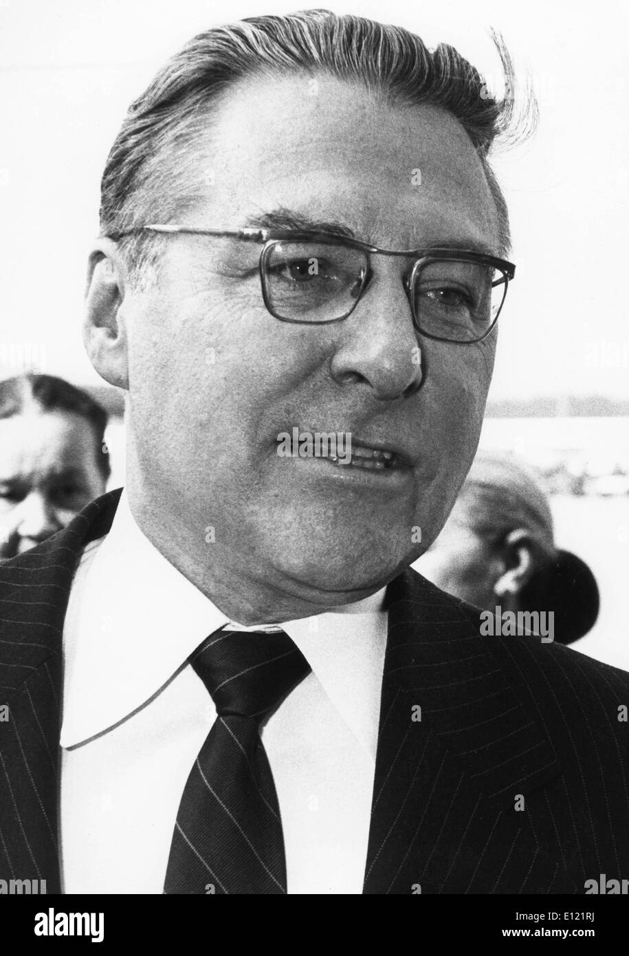 Oct 04, 1982; Geneve, Svizzera; ambasciatore sovietico VICTOR PAVELOVICH KARPOV alla riduzione delle armi strategiche colloqui di Ginevra in Svizzera nel 1982. . (Credito Immagine: KEYSTONE Pictures USA/ZUMAPRESS.com) Foto Stock