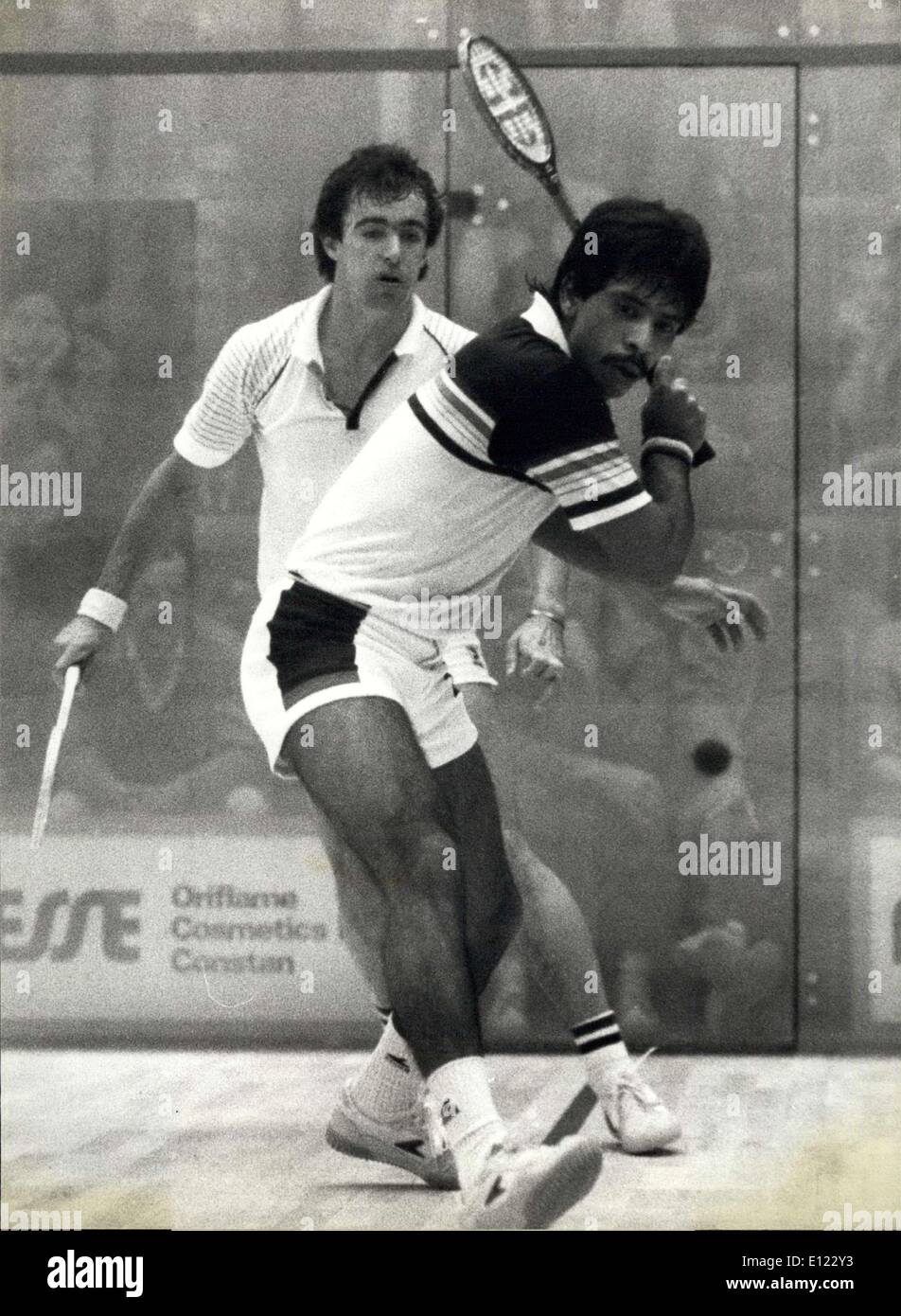 Dic. 15, 1983 - Squash Campione del Mondo di Jahangir Khan... ... Dal Pakistan (davanti) ha vinto il Swiss Masters di Schlieren troppo di recente. Egli non ha avuto problemi a battere tutti i suoi avversari. Foto Stock
